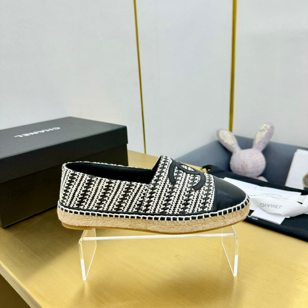 CHANEL ESPADRILLES PLATFORM 25S IN SKY BLACK AND WHITE TWEED MIX CALFSKIN