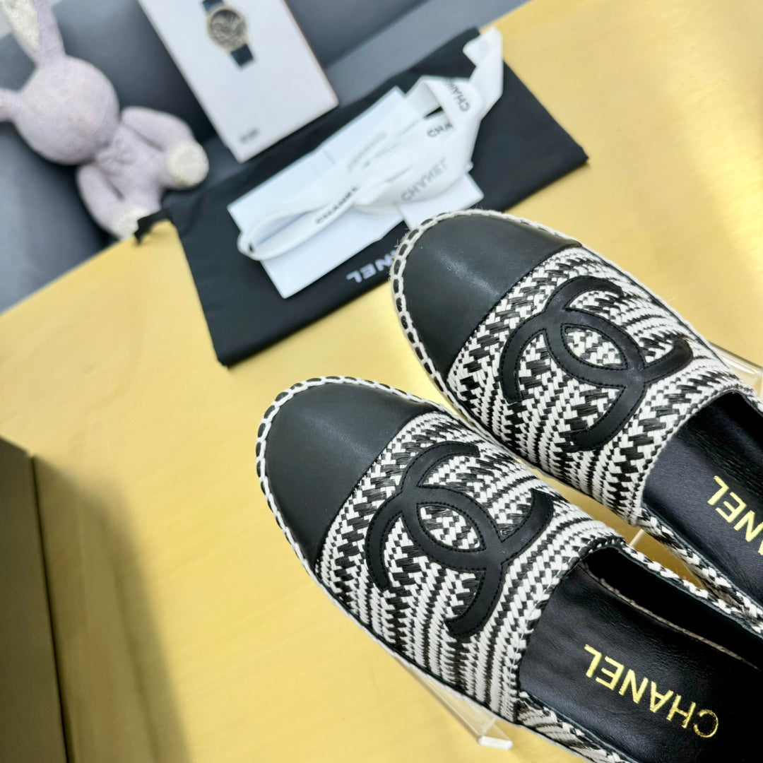 CHANEL ESPADRILLES PLATFORM 25S IN SKY BLACK AND WHITE TWEED MIX CALFSKIN