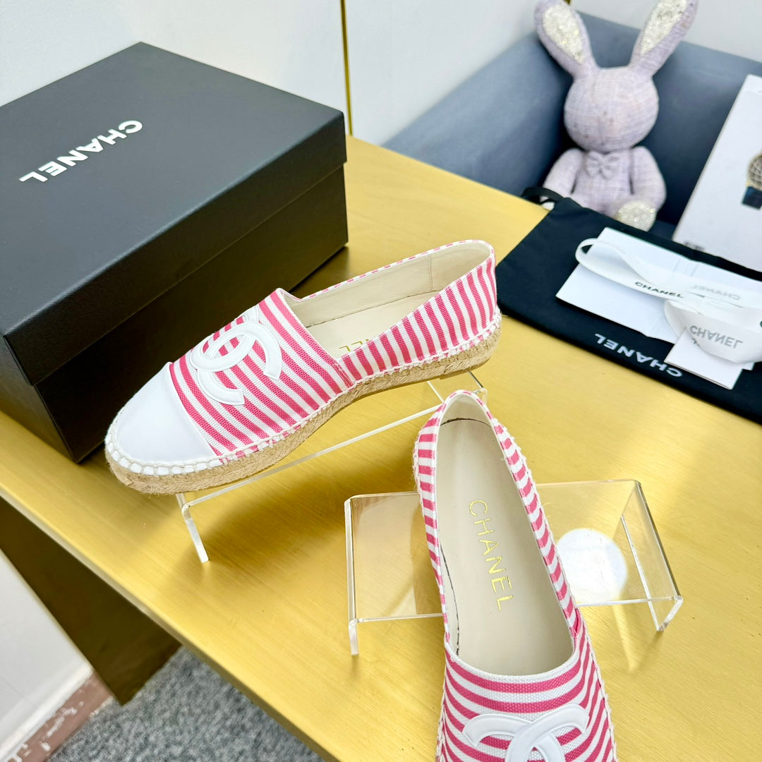 CHANEL SLIP-ON 25S IN PINK AND WHITE FABRIC WITH STRIPED PATTERN