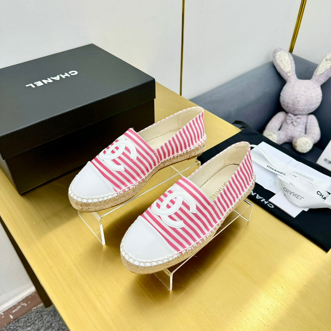 CHANEL SLIP-ON 25S IN PINK AND WHITE FABRIC WITH STRIPED PATTERN