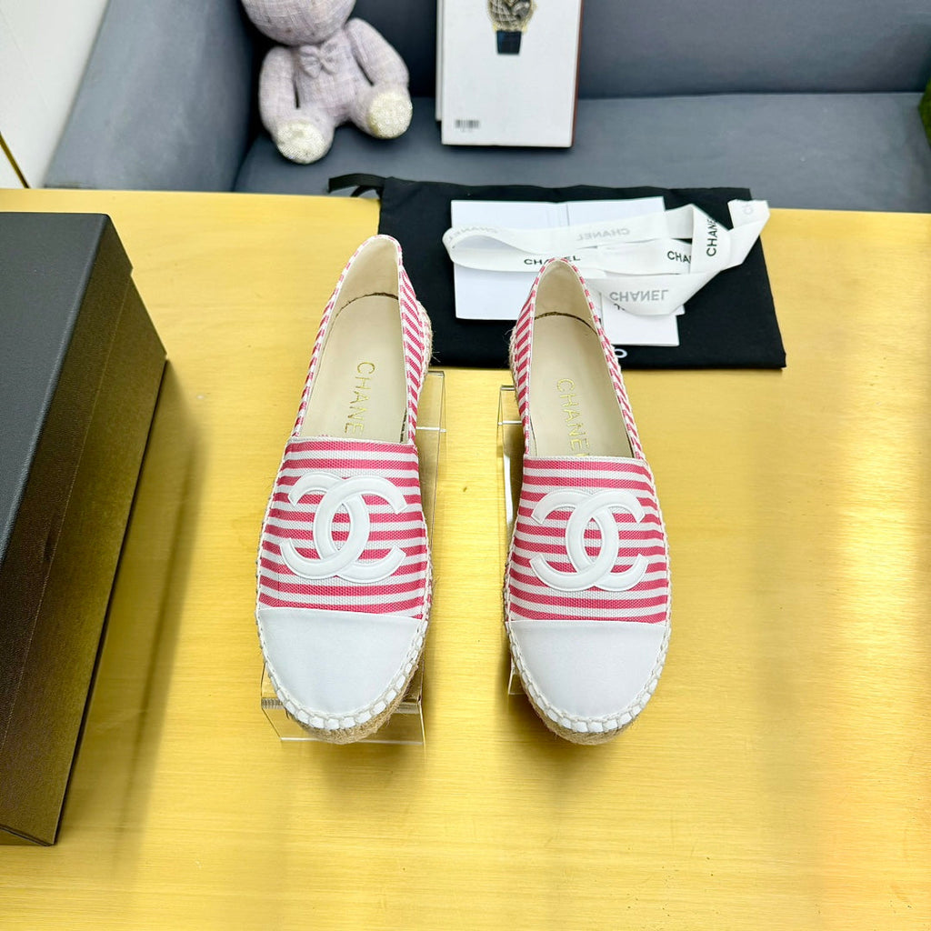CHANEL SLIP-ON 25S IN PINK AND WHITE FABRIC WITH STRIPED PATTERN