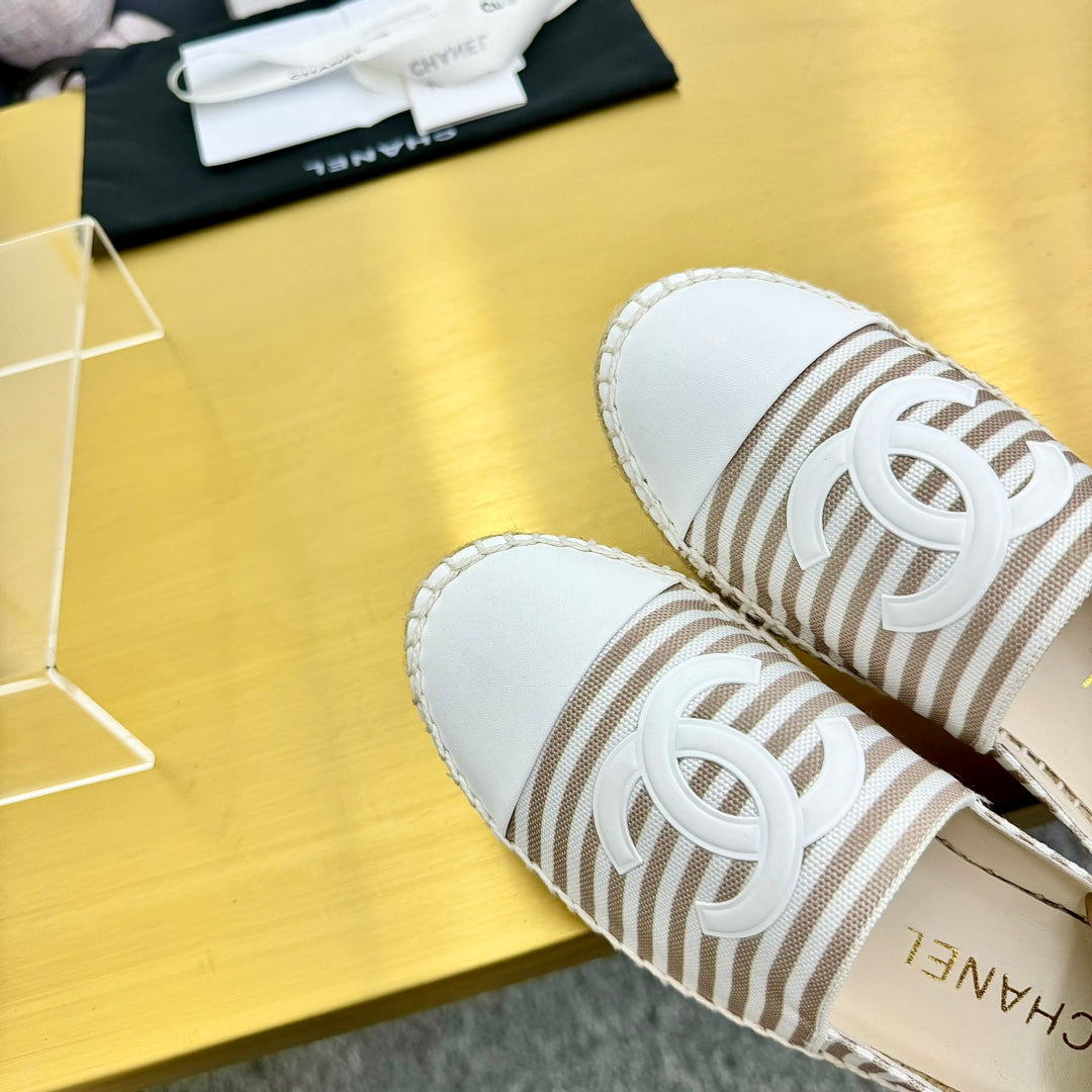 CHANEL SLIP-ON 25S IN BEIGE AND WHITE FABRIC WITH STRIPED PATTERN