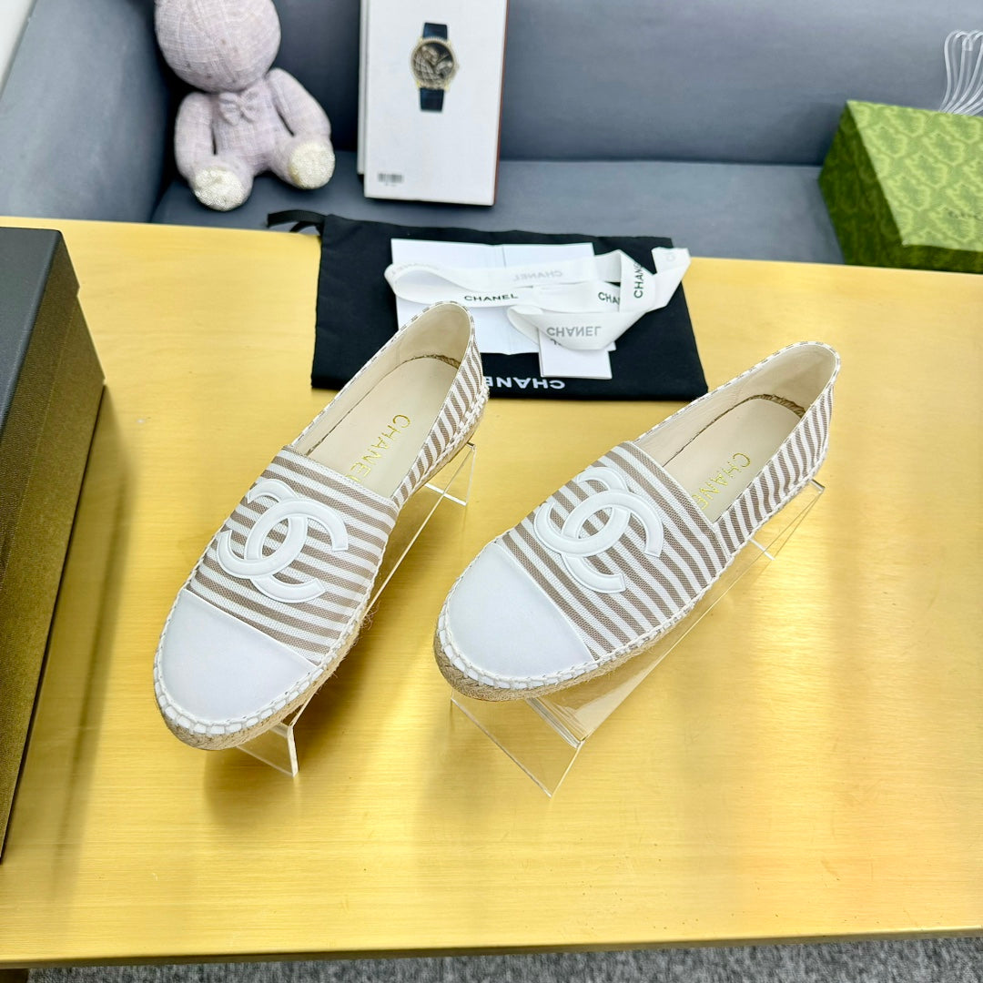 CHANEL SLIP-ON 25S IN BEIGE AND WHITE FABRIC WITH STRIPED PATTERN
