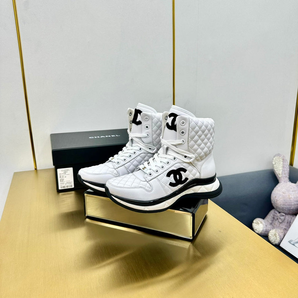 CHANEL ATHLETIC SHOES IN WHITE CALFSKIN