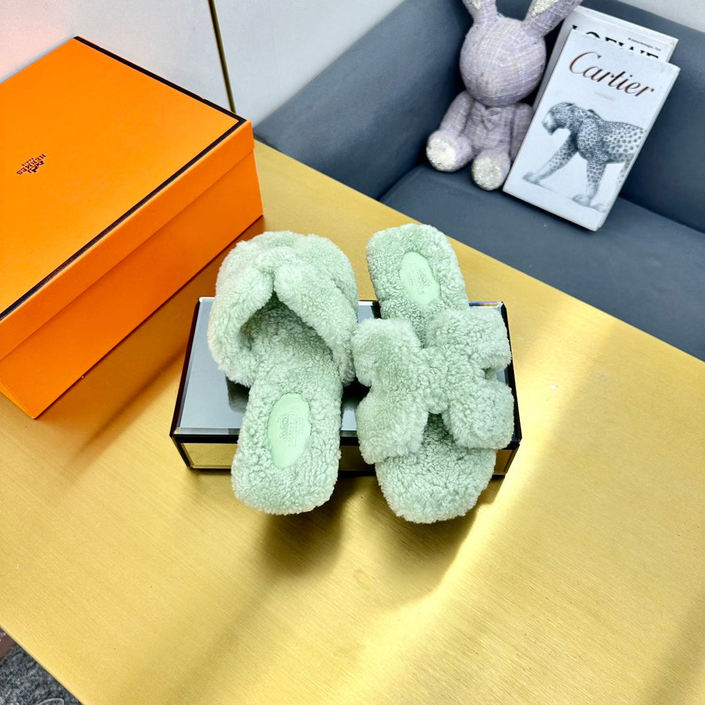 HERMES 0RAN SHEARLING SANDALS PASTEL GREEN