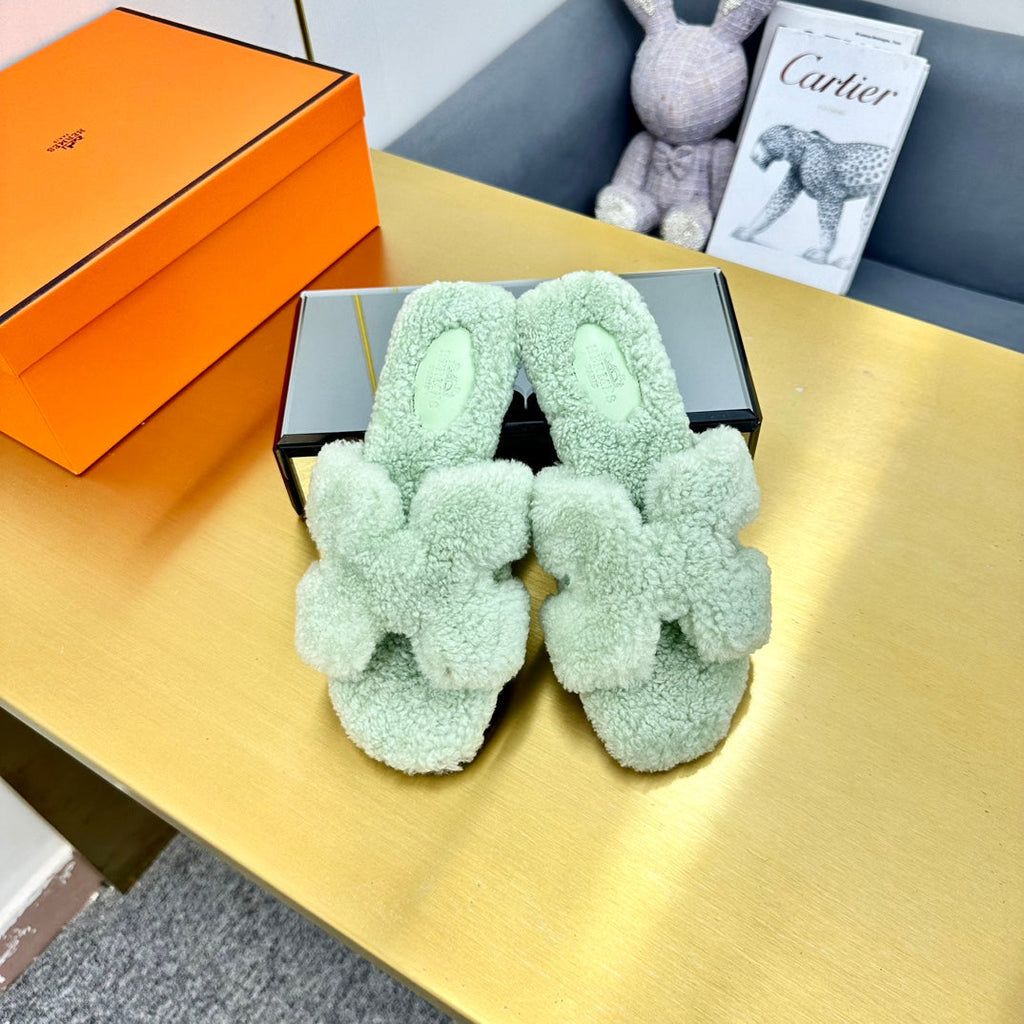 HERMES 0RAN SHEARLING SANDALS PASTEL GREEN