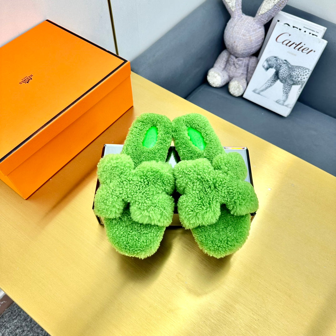 HERMES 0RAN SHEARLING SANDALS CHARTREUSE GREEN