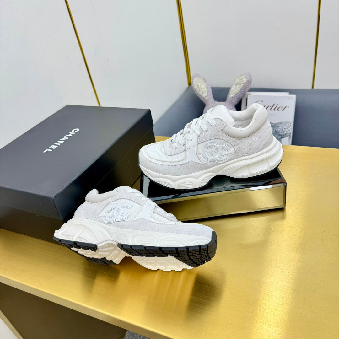 CHANEL SNEAKER IN PALE GRAY SUEDE AND MESH
