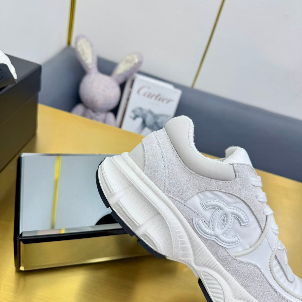 CHANEL SNEAKER IN PALE GRAY SUEDE AND MESH