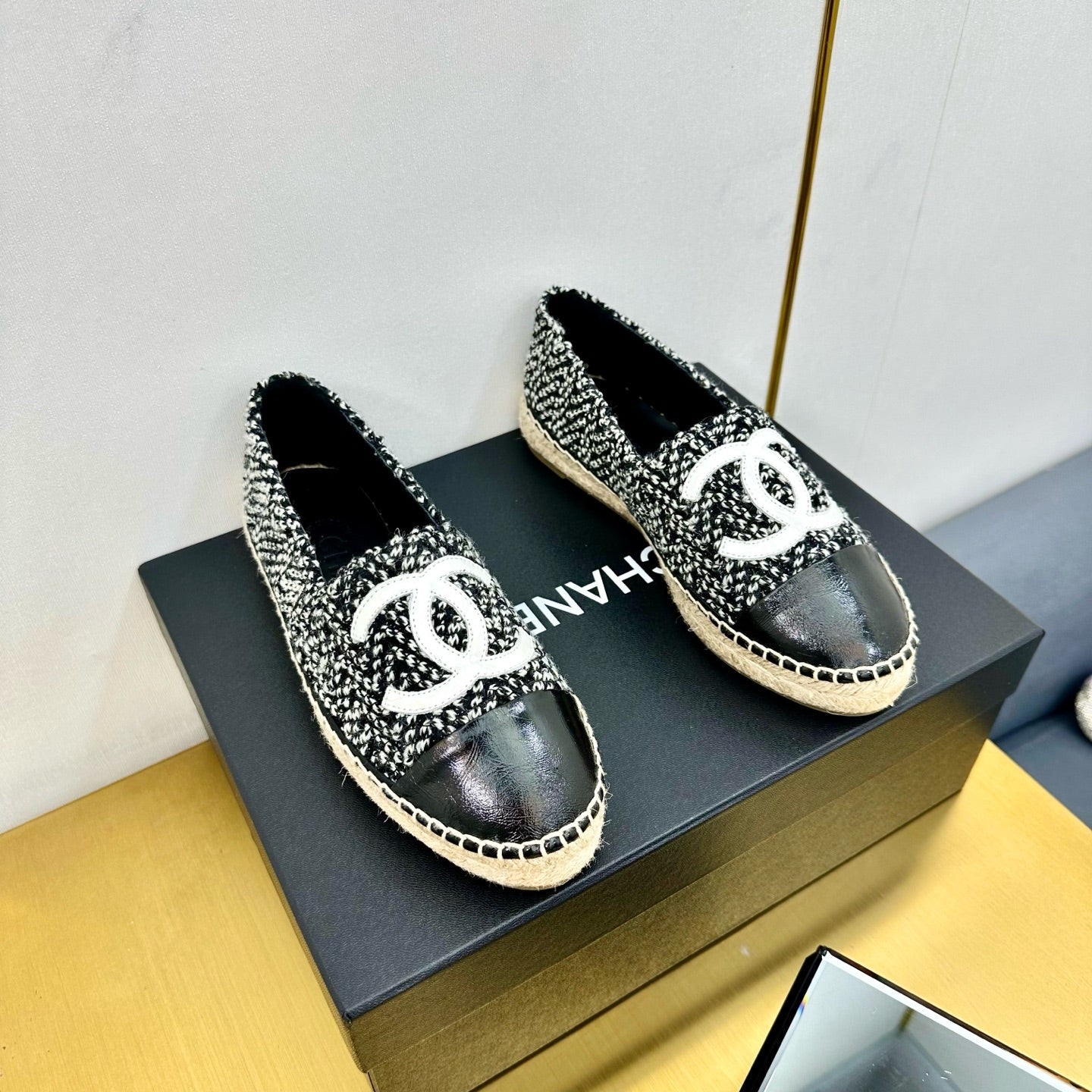 CHANEL ESPADRILLES PLATFORM 25S IN BLACK MIX WHITE TWEED