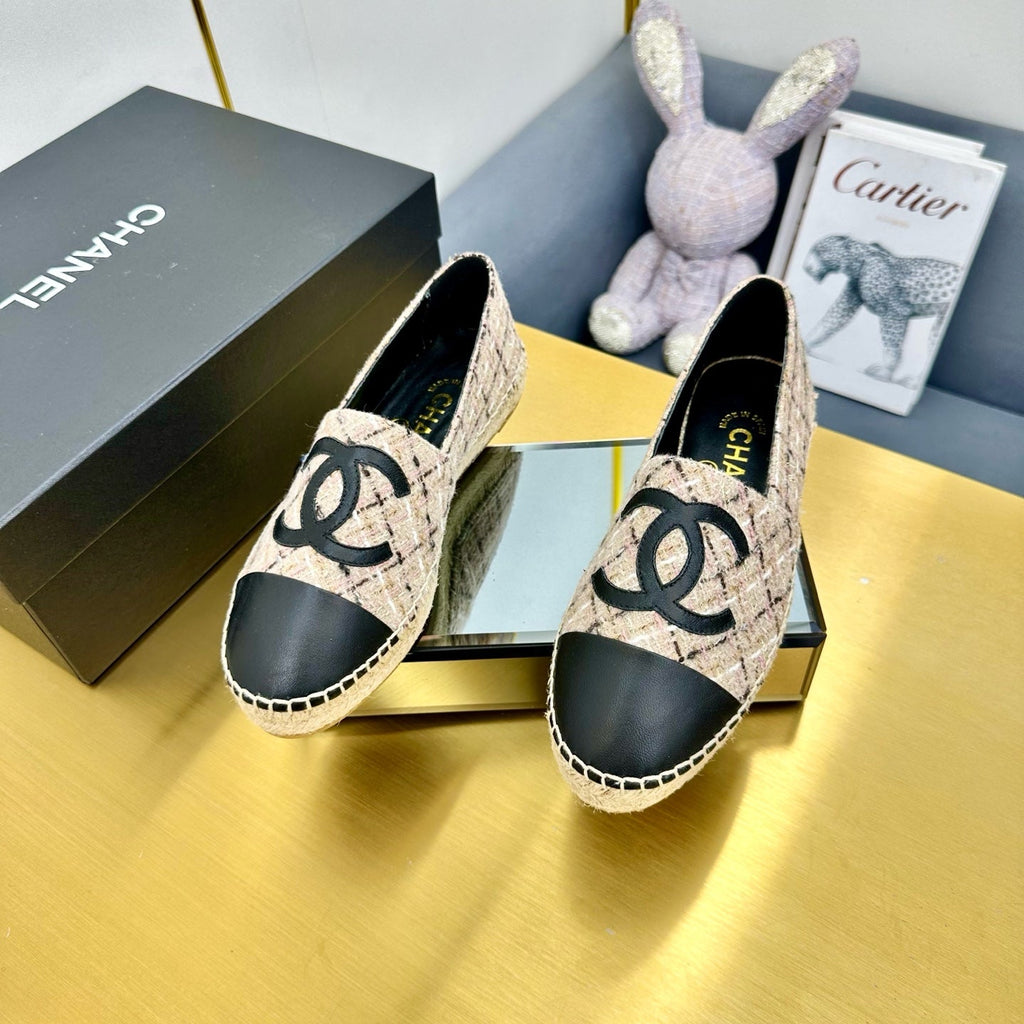 CHANEL ESPADRILLES PLATFORM 25S IN LIGHT BEIGE TWEED MIX BLACK CALFSKIN WITH PLAID PATTERN