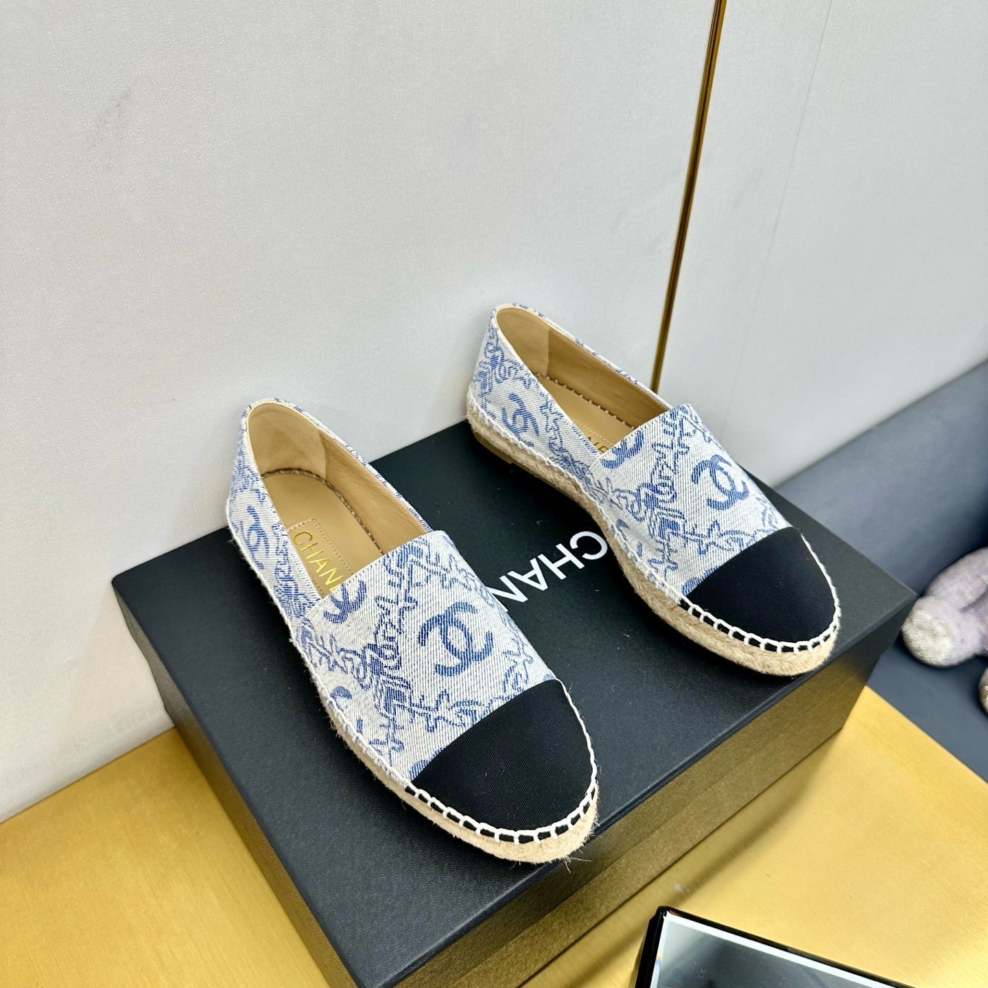 CHANEL ESPADRILLES PLATFORM IN BLUE MIX BLACK FABRIC