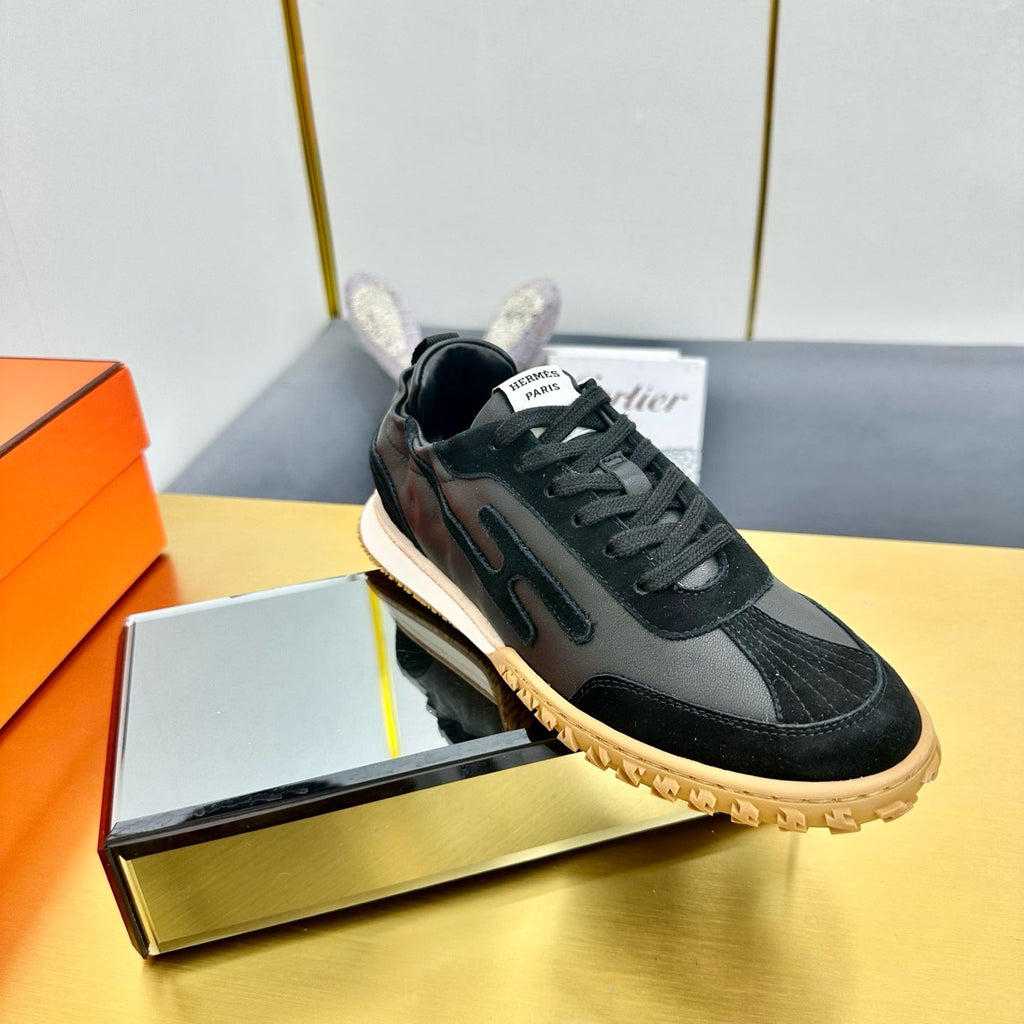 HERMES JET SNEAKER IN BLACK CALFSKIN AND SUEDE