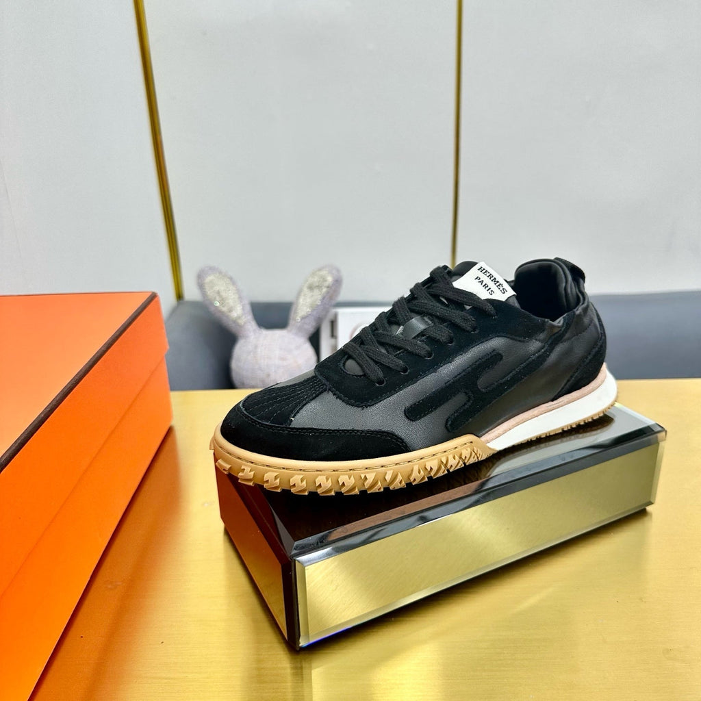 HERMES JET SNEAKER IN BLACK CALFSKIN AND SUEDE
