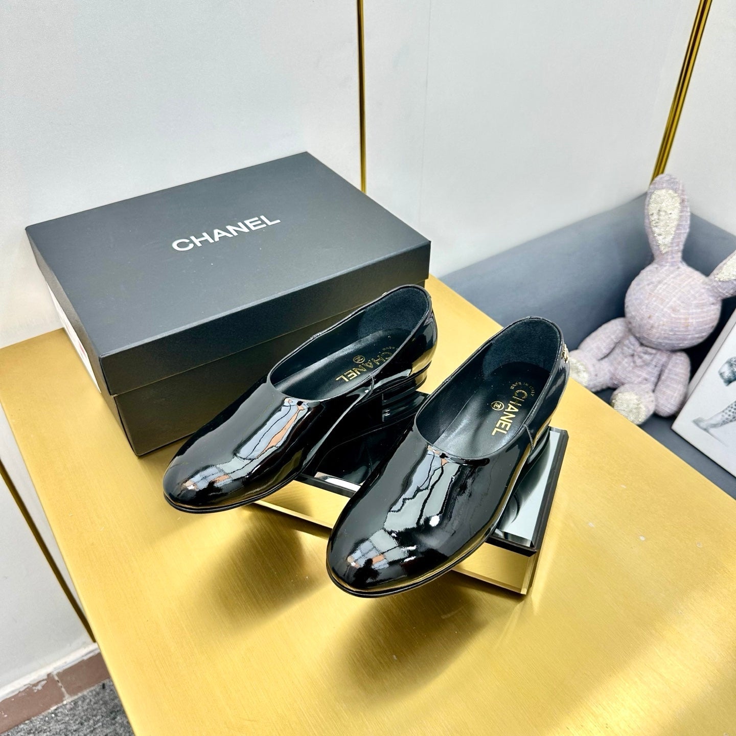 CHANEL SIMPLE FLATS 25S IN BLACK GLOSSY LEATHER
