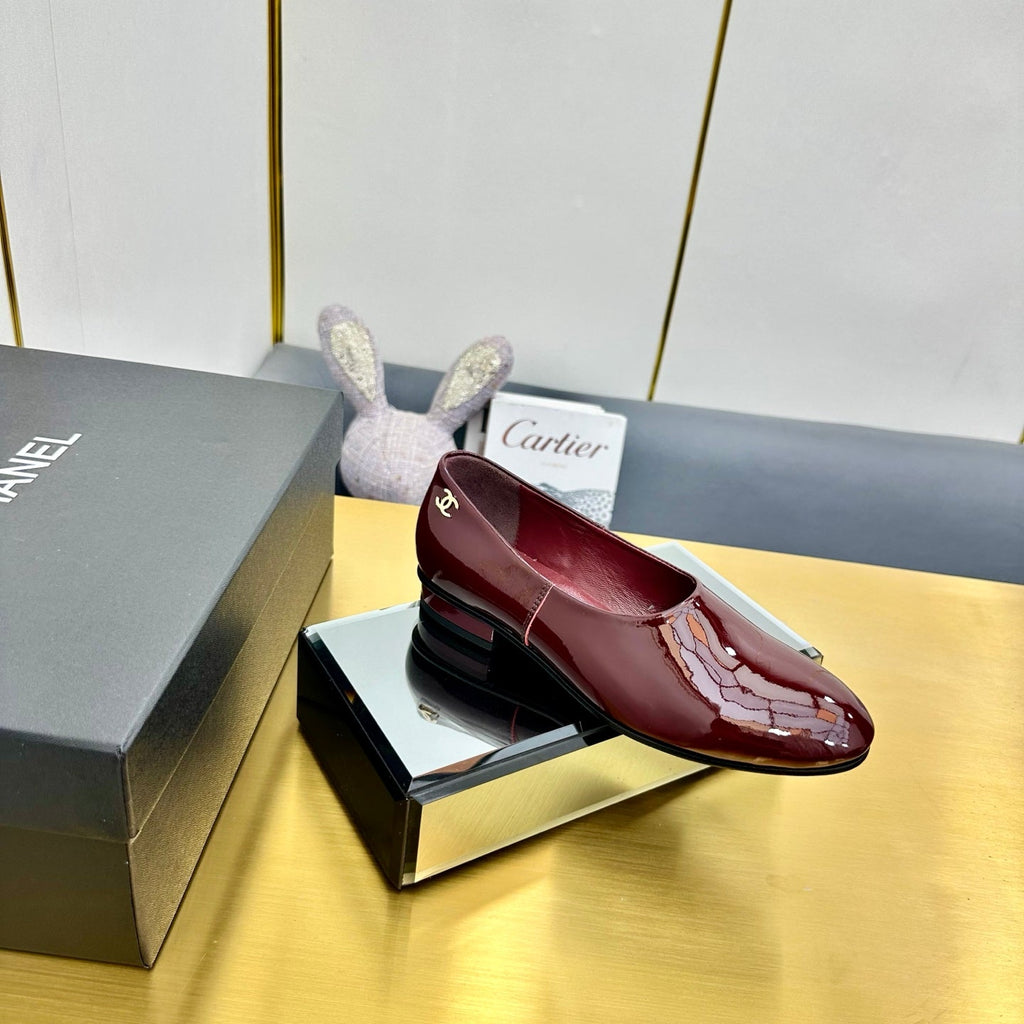 CHANEL SIMPLE FLATS 25S IN DARK RED GLOSSY LEATHER