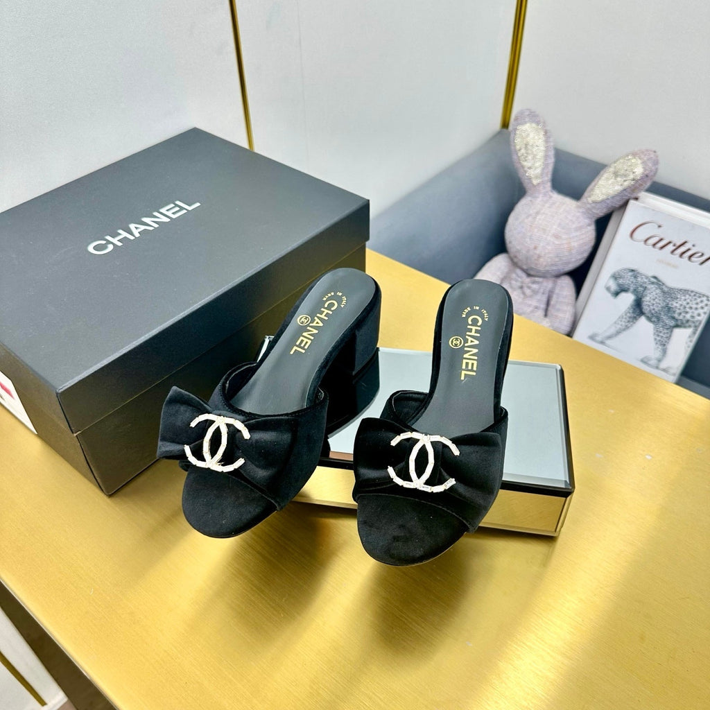 CHANEL BOWKNOT RHINESTONES MID HEEL MULE IN BLACK VELVET