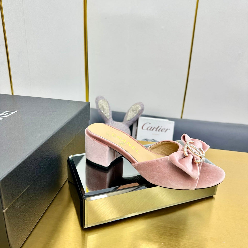 CHANEL BOWKNOT RHINESTONES MID HEEL MULE IN LIGHT PINK VELVET