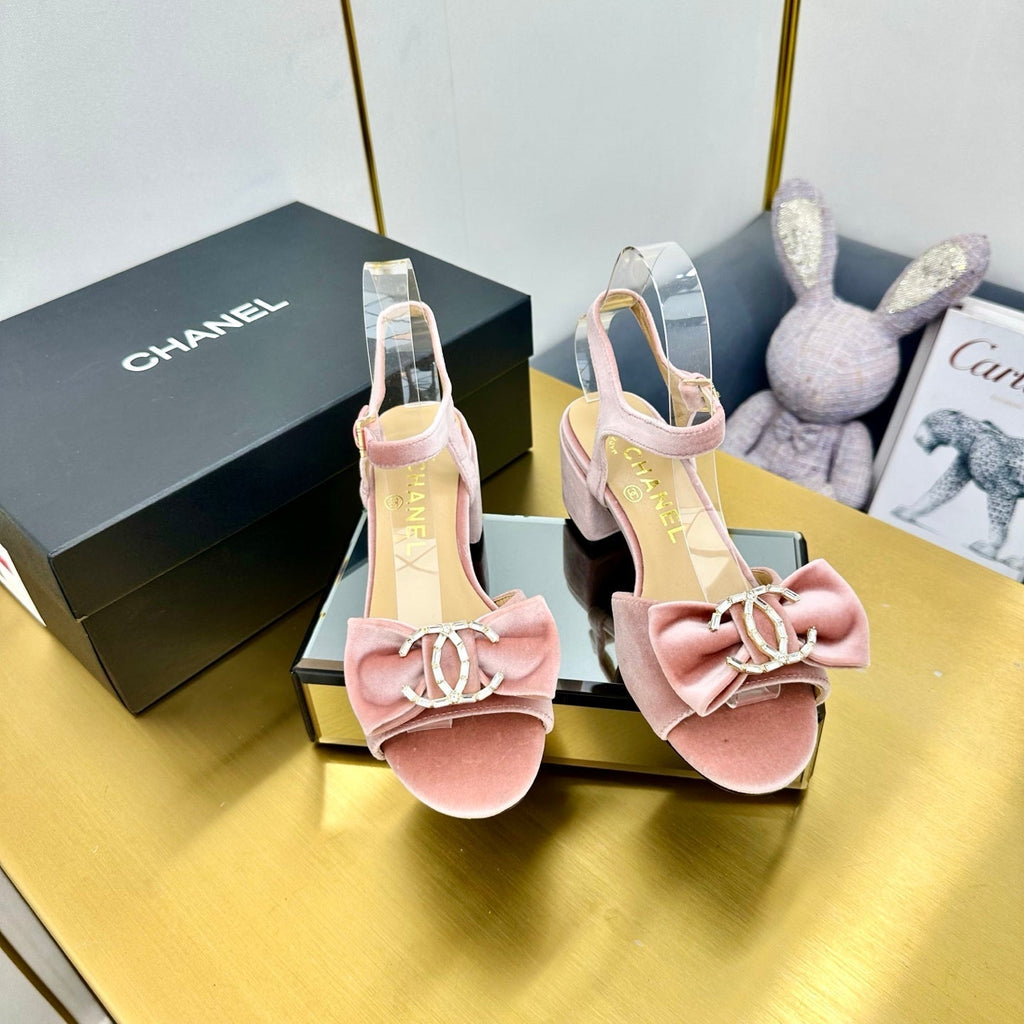 CHANEL BOWKNOT RHINESTONES MID HEEL SANDAL IN LIGHT PINK VELVET