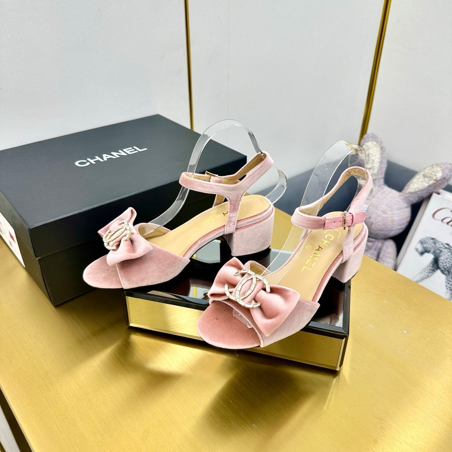 CHANEL BOWKNOT RHINESTONES MID HEEL SANDAL IN LIGHT PINK VELVET