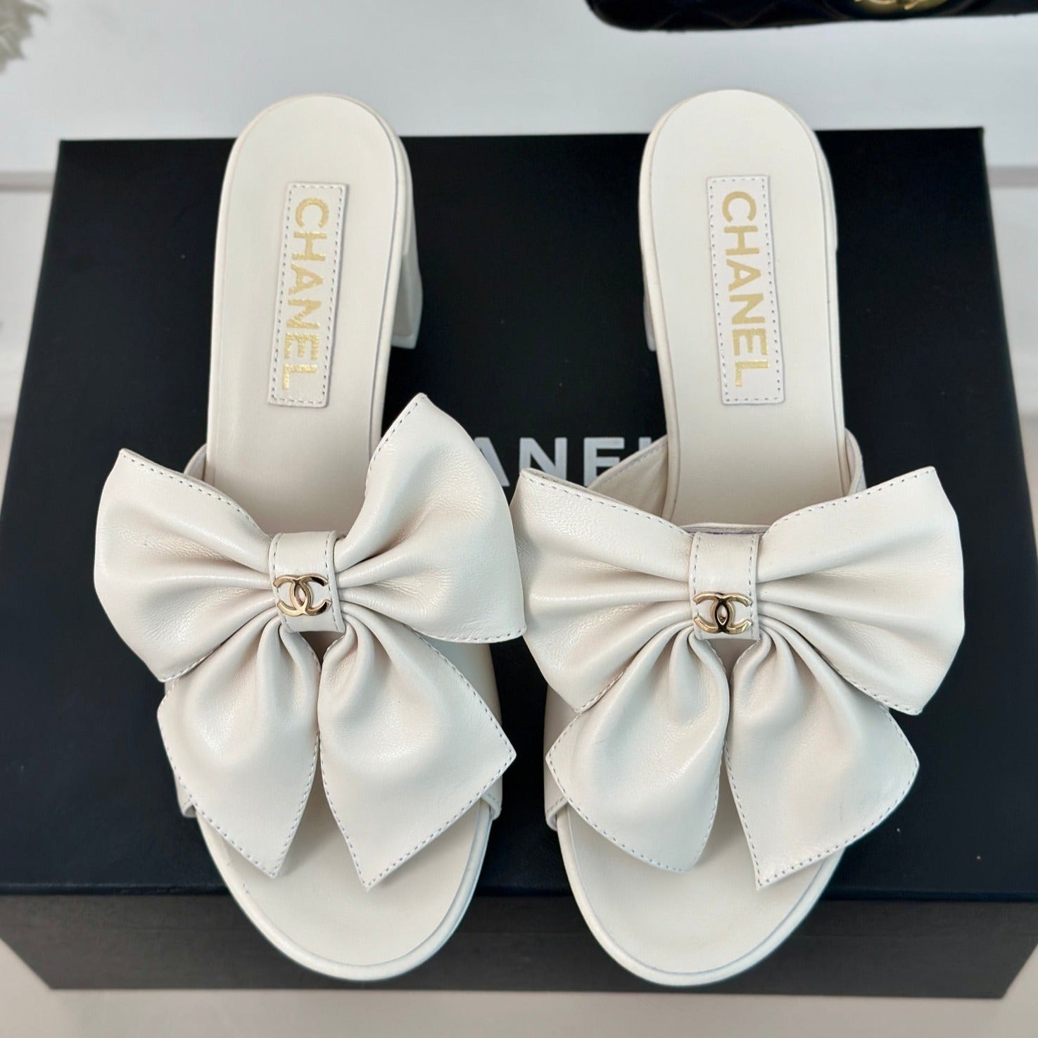 CHANEL Double  Big Bow High Heels Sheepskin White
