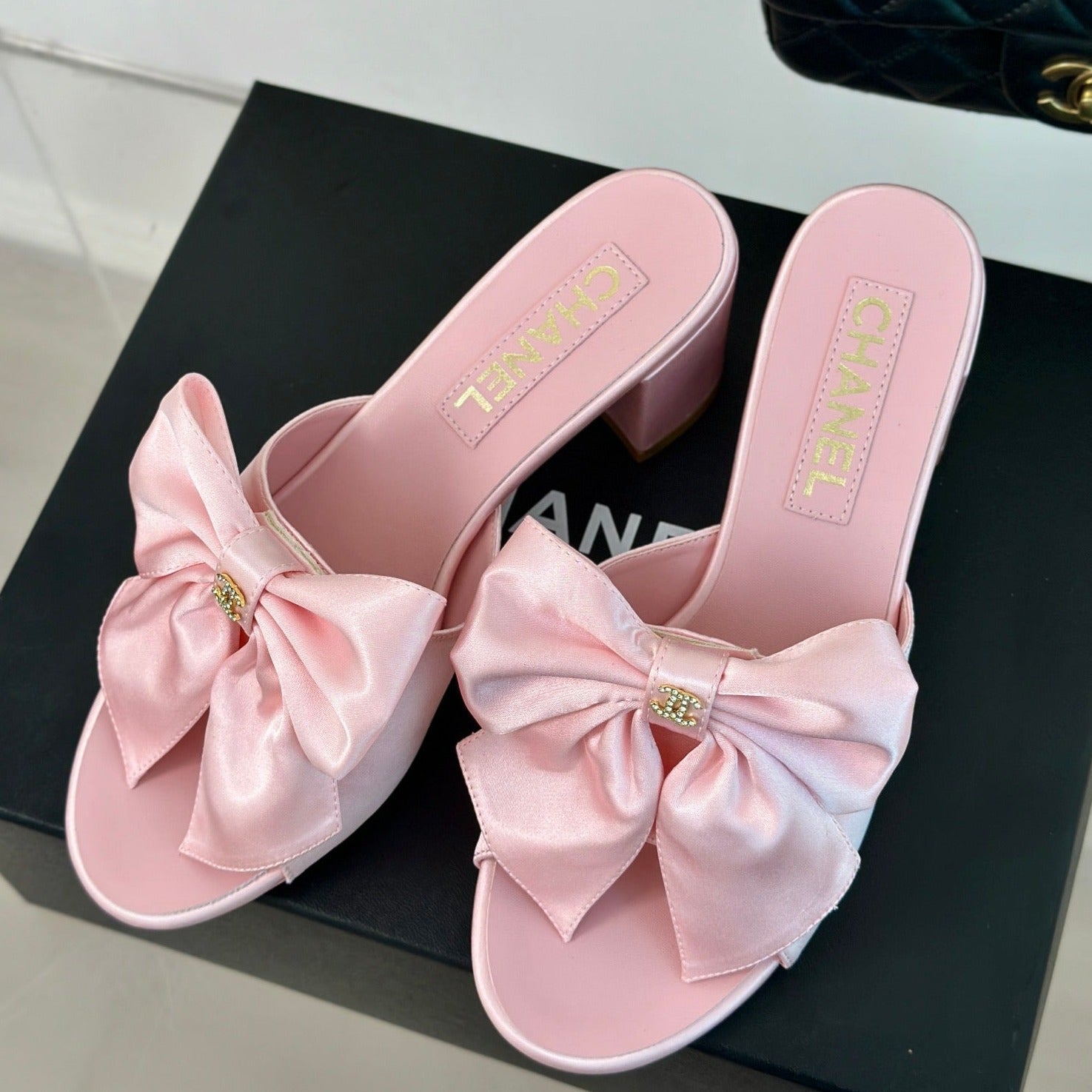 CHANEL Double  Big Bow High Heels Sheepskin Light Pink