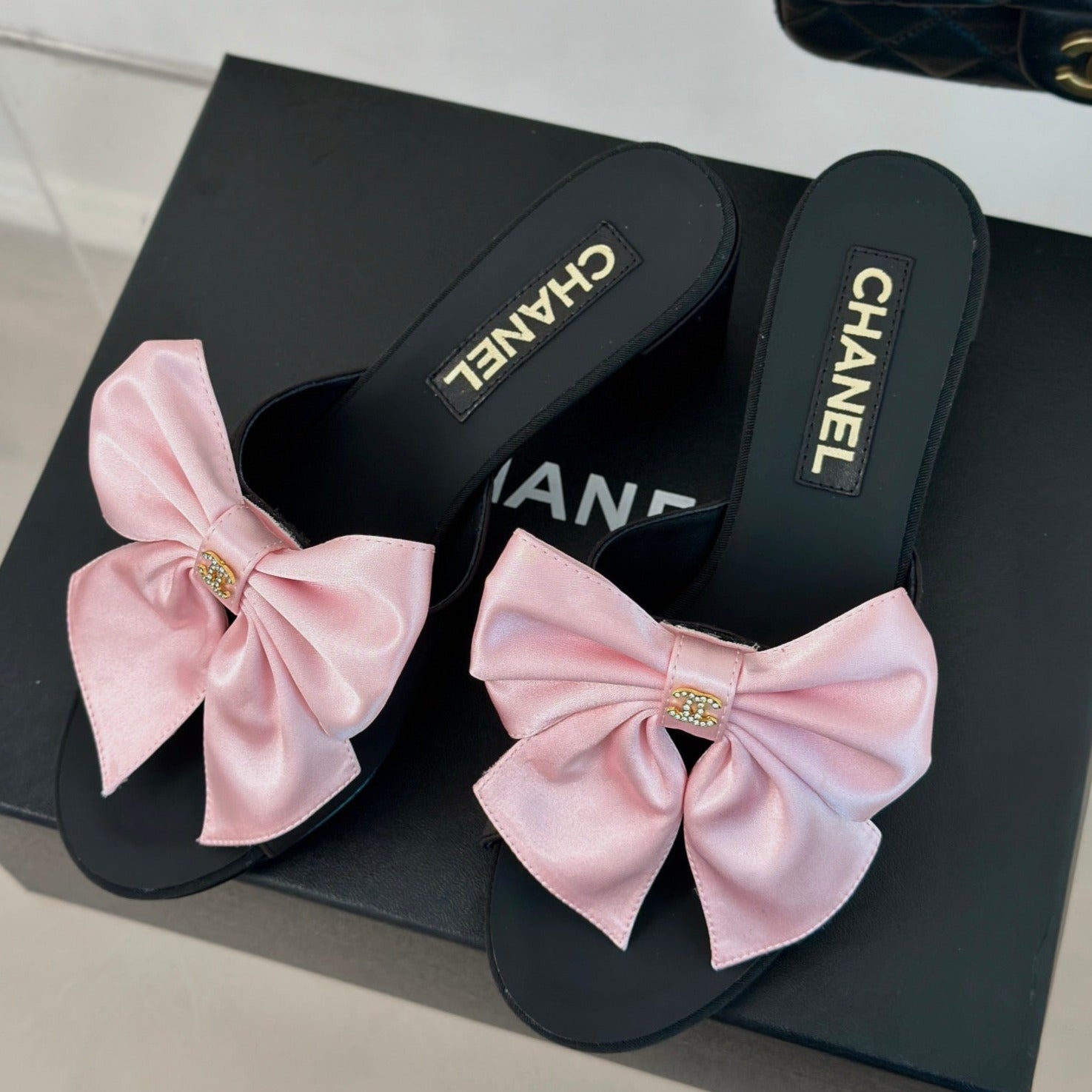 CHANEL Double  Big Bow High Heels Sheepskin Light Pink / Black