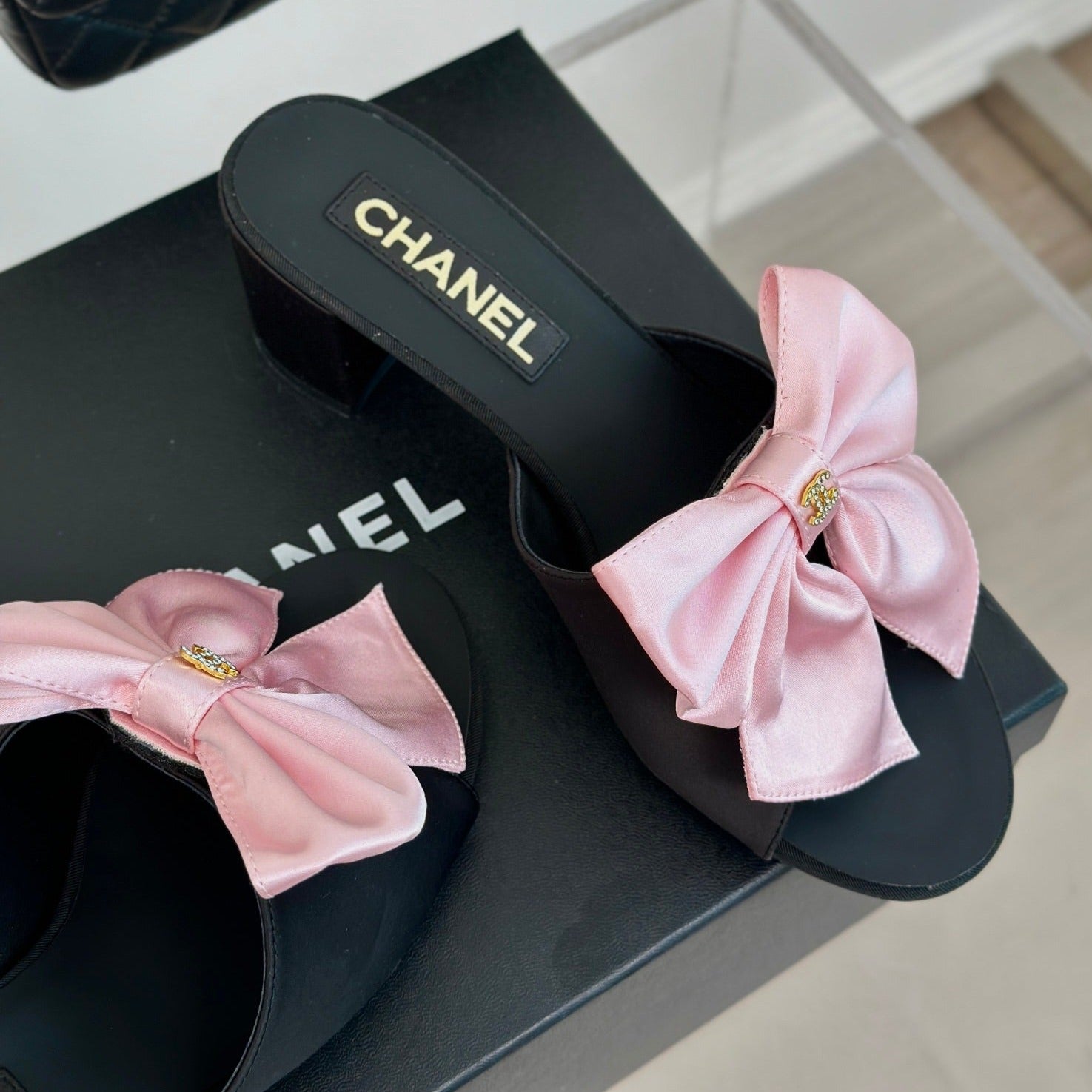 CHANEL Double  Big Bow High Heels Sheepskin Light Pink / Black