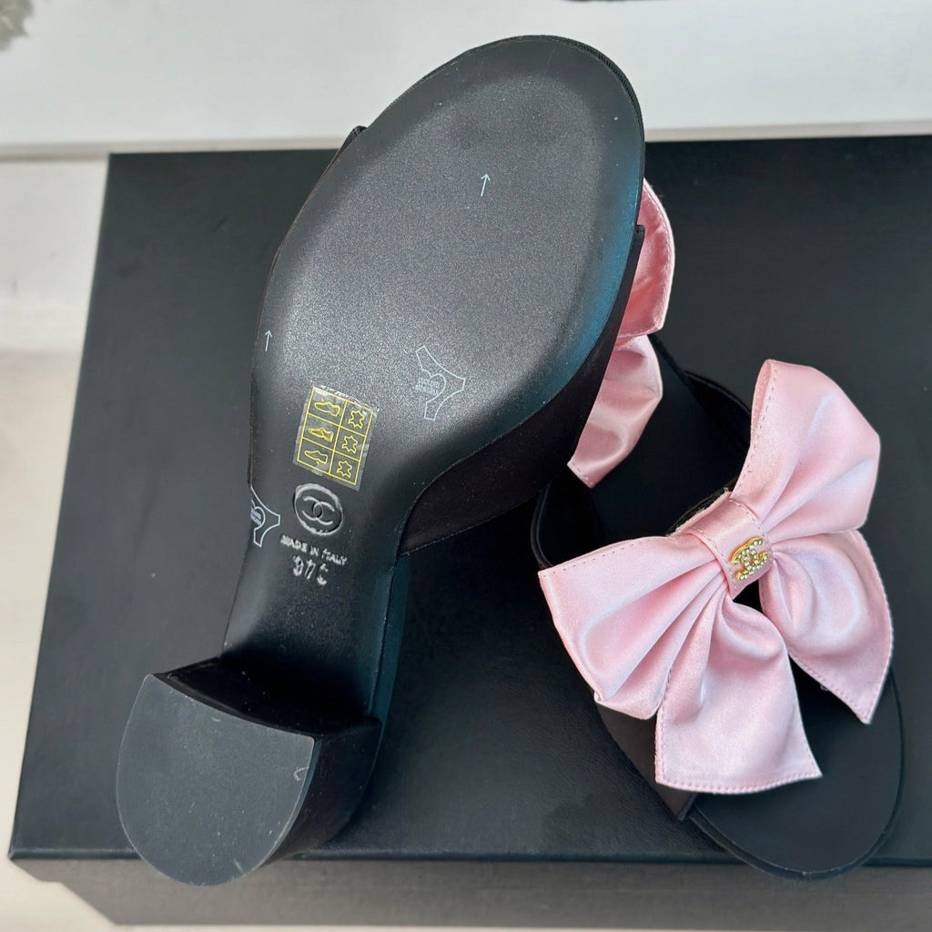 CHANEL Double  Big Bow High Heels Sheepskin Light Pink / Black