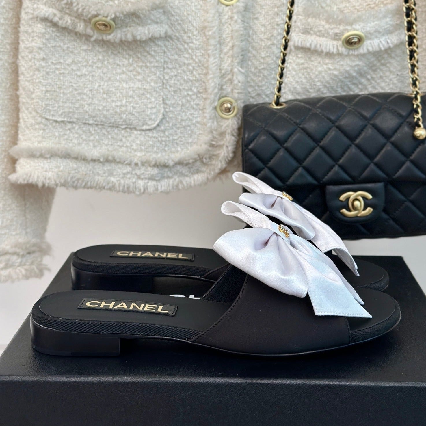 CHANEL Double  big bow flat sandals Sheepskin White Black