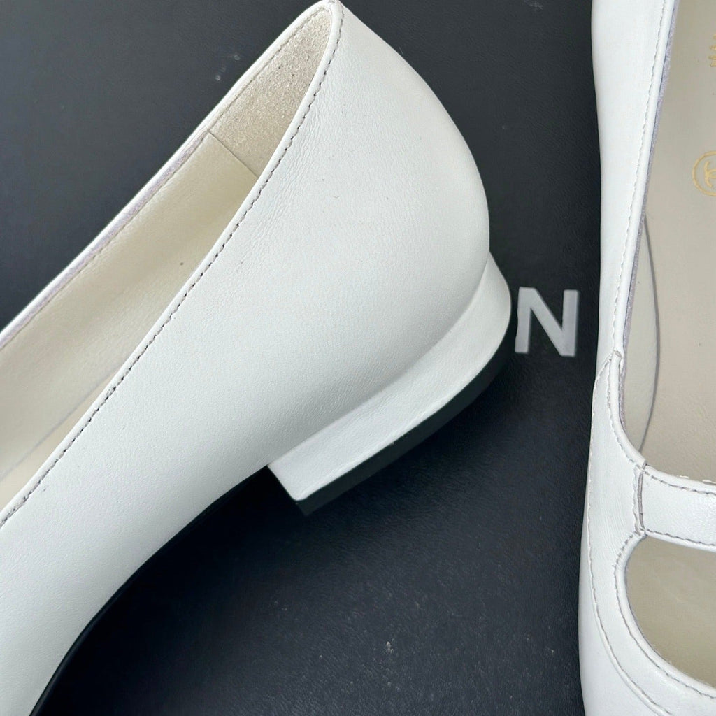CHANEL Double C Milan Runway Pointed Toe Mary Jane Shoes White Black Lambskin