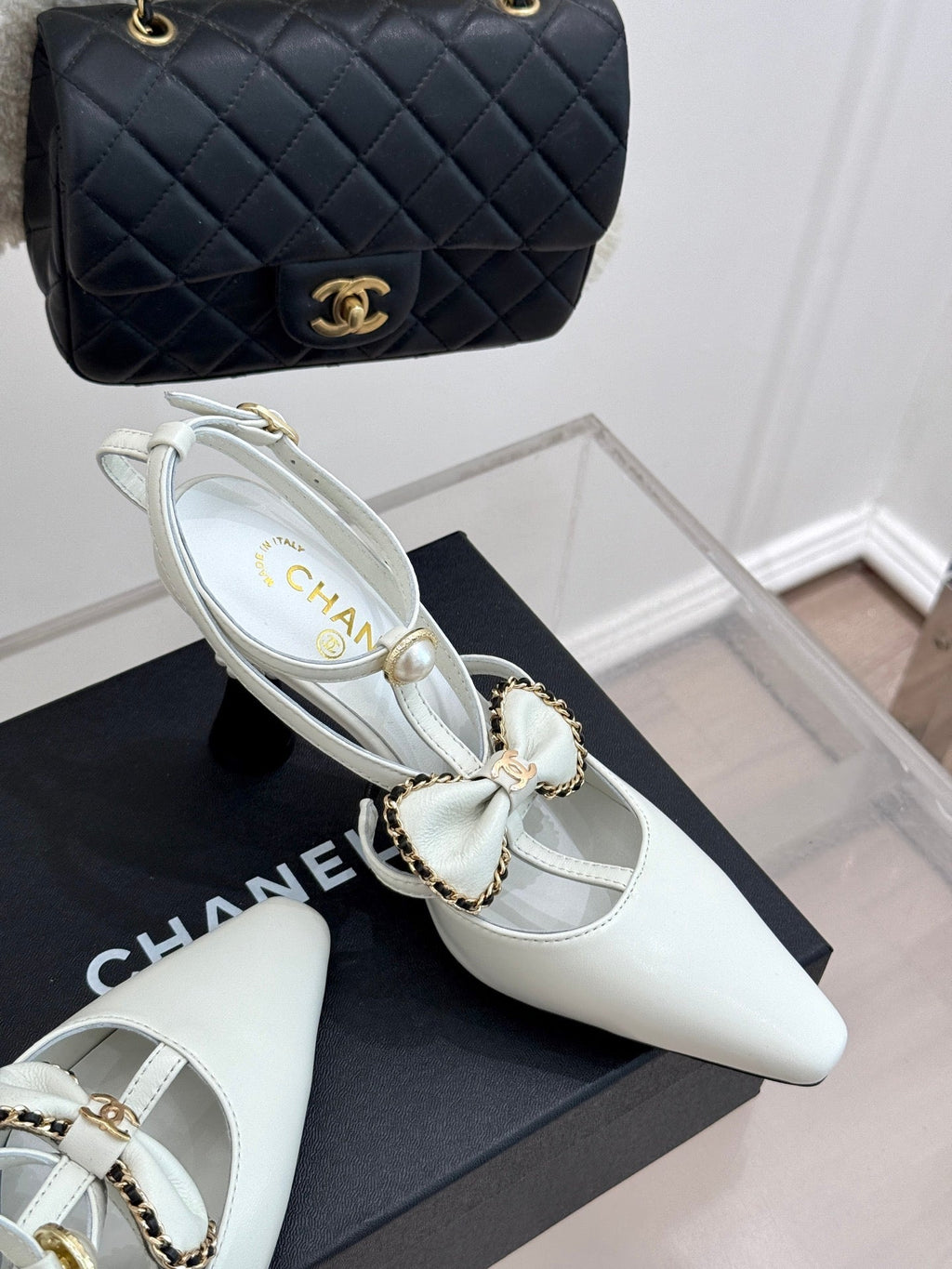 CHANEL CHAIN BOW HIGH HEEL 8 CM SLINGBACKS IN WHITE SUEDE