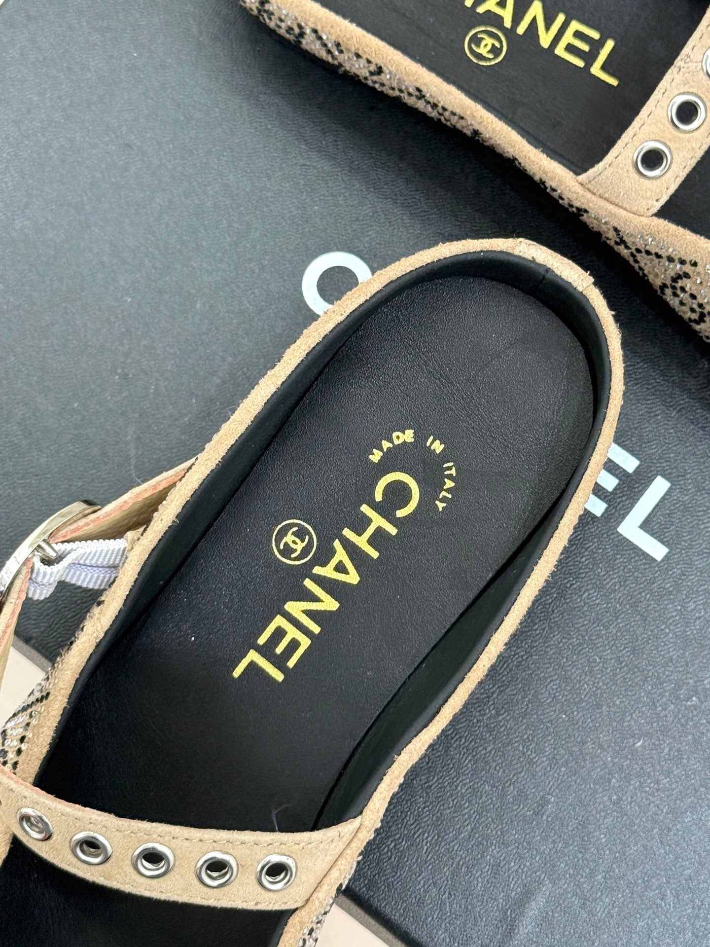 CHANEL FLAT MULES 25SS IN BEIGE EMBELLISHED WITH RHINESTONES