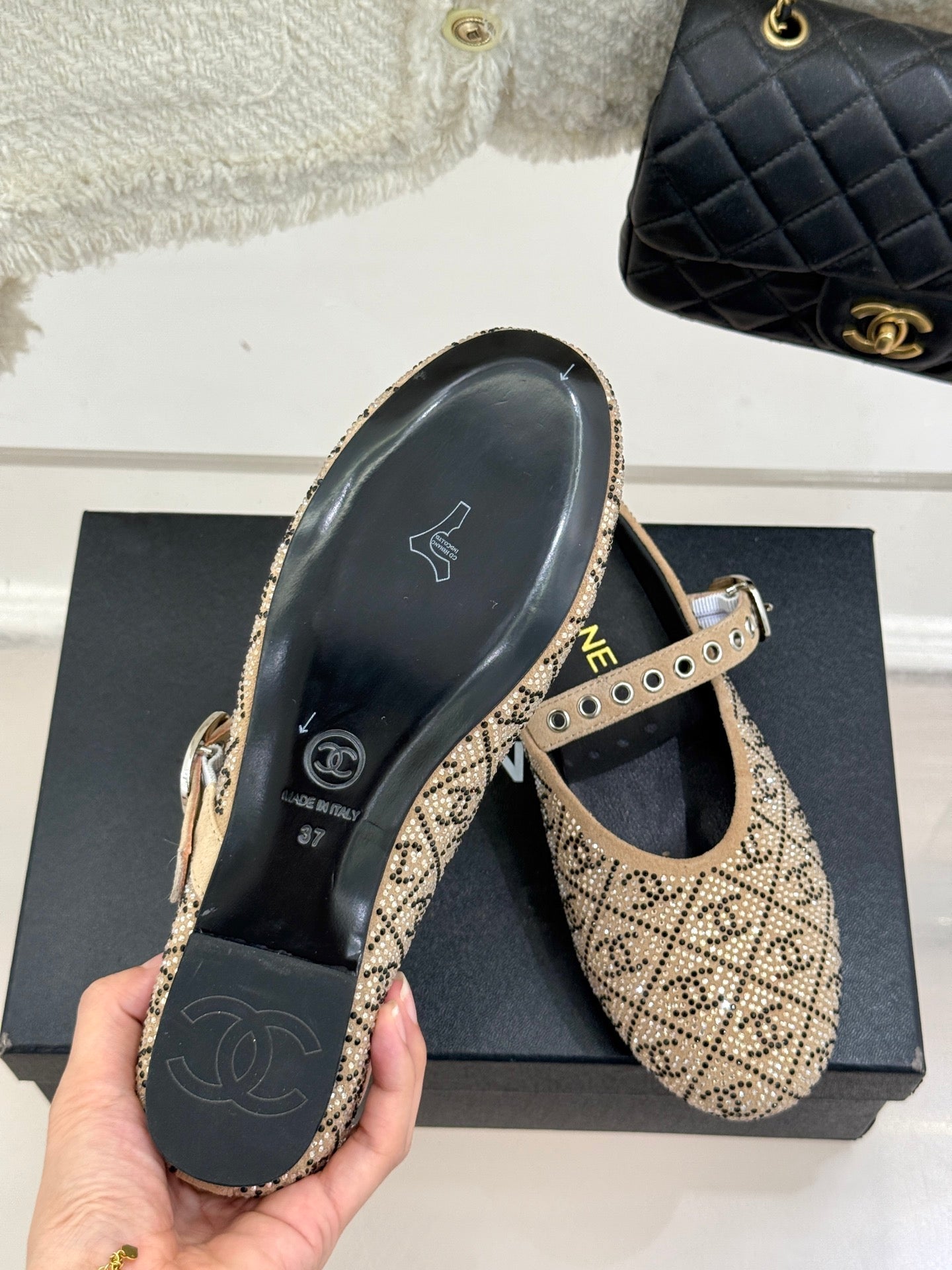 CHANEL FLAT MULES 25SS IN BEIGE EMBELLISHED WITH RHINESTONES
