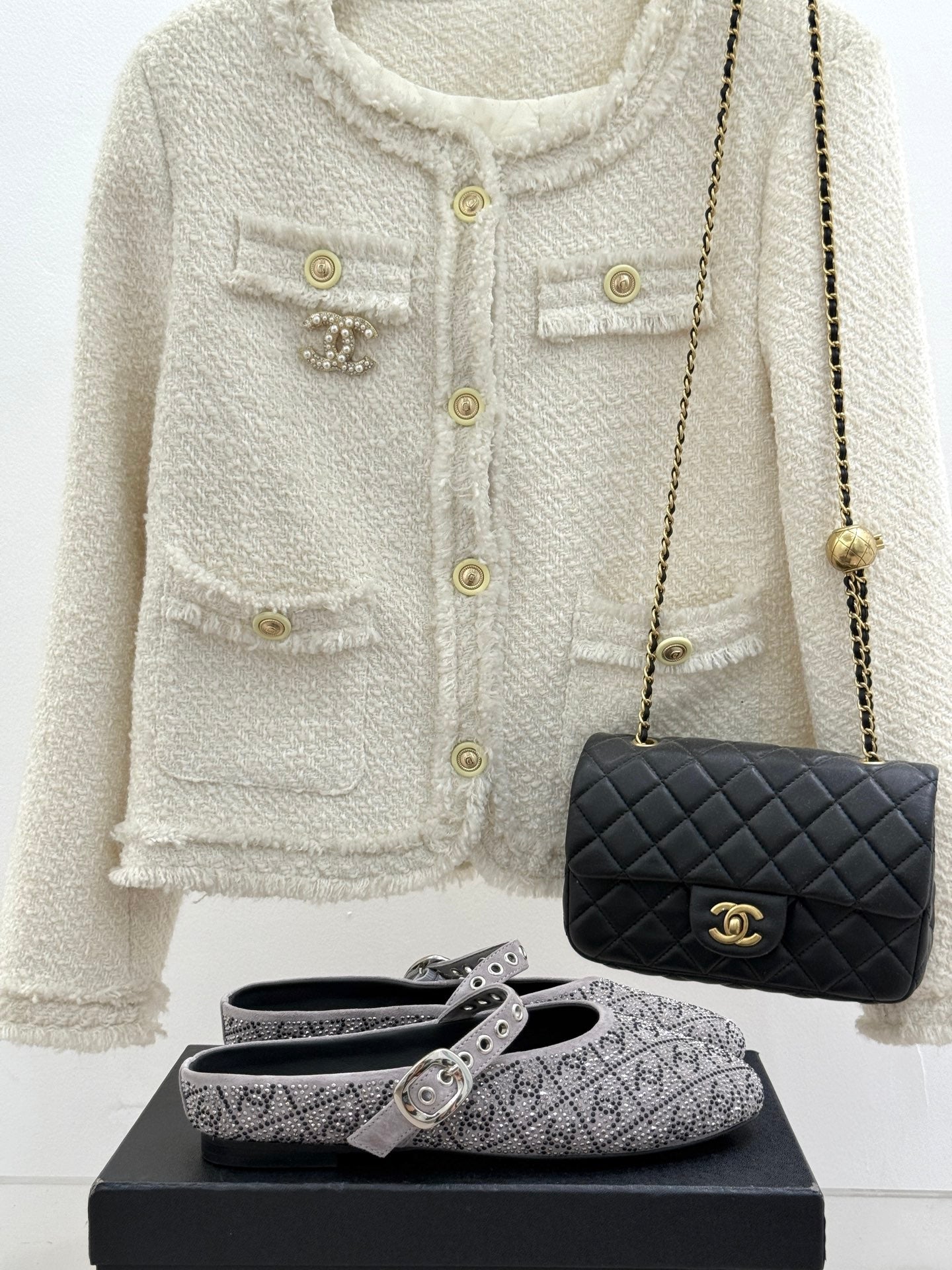 CHANEL FLAT MULES 25SS IN GREY EMBELLISHED WITH RHINESTONES