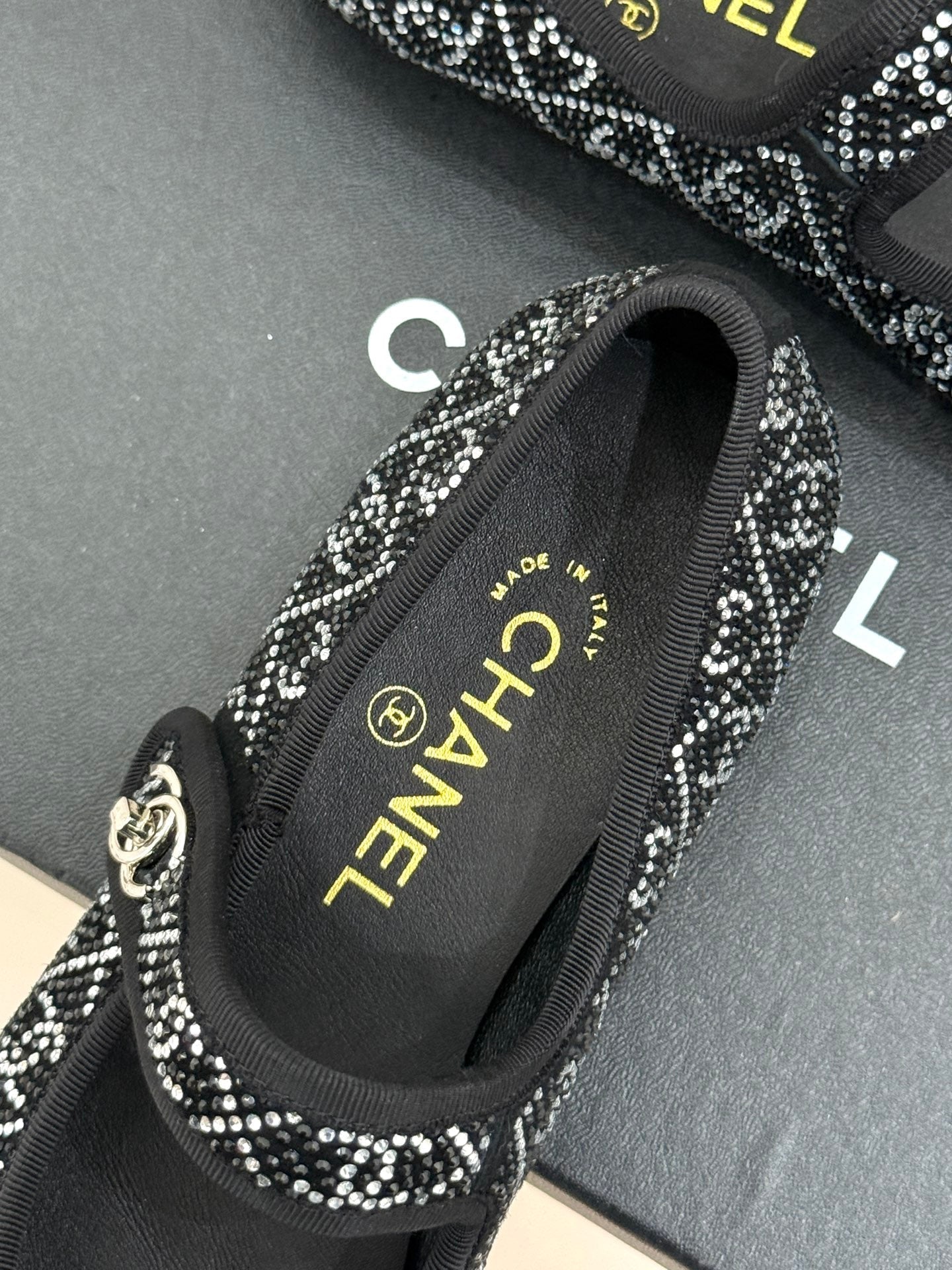 CHANEL FLAT MARY JANE 25SS IN BLACK EMBELLISHED WITH RHINESTONES