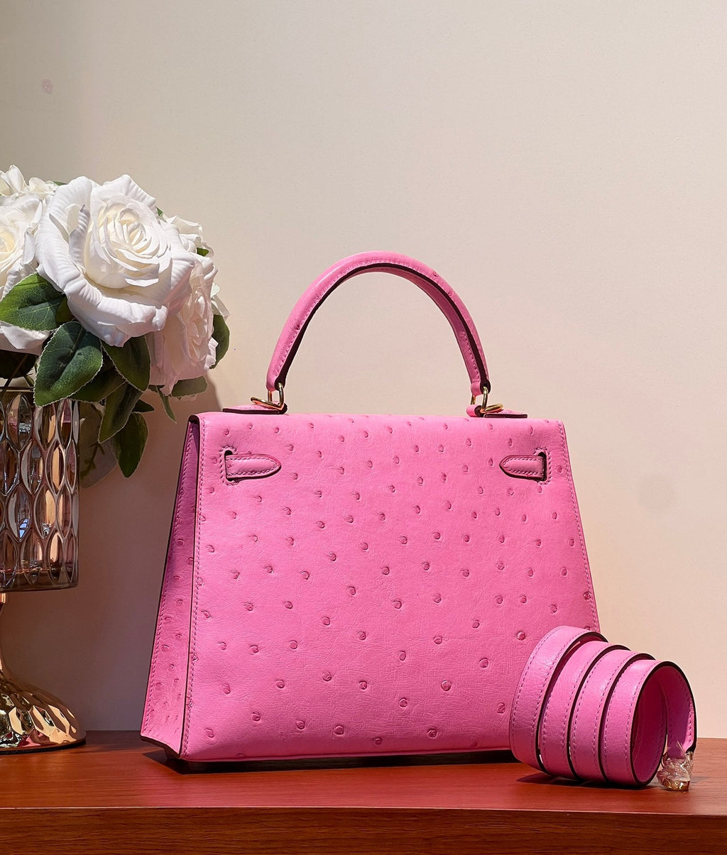HERMES KELLY SELLIER 25 BAG IN DOLL PINK OSTRICH LEATHER WITH GOLD HARDWARE