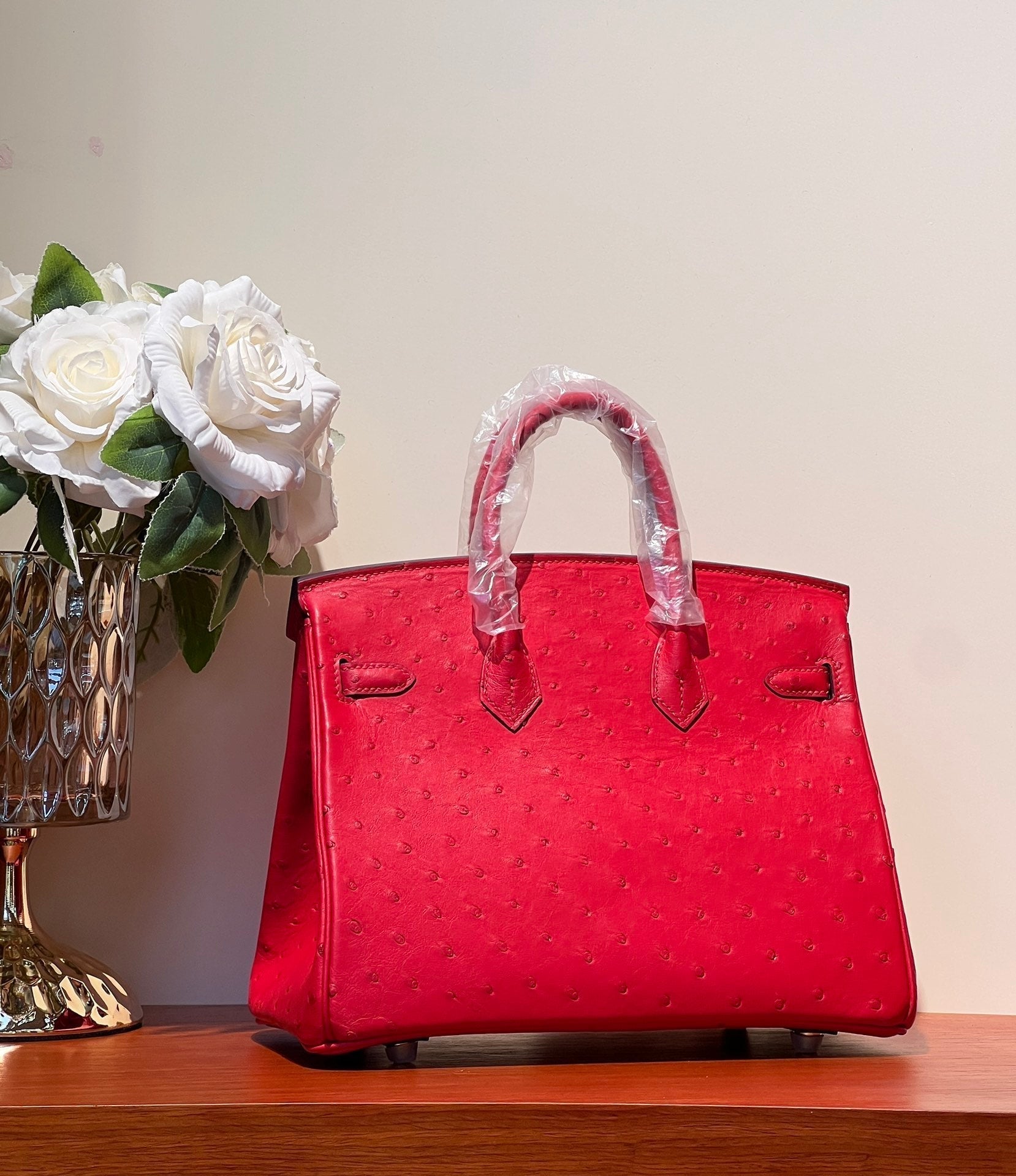 HERMES KELLY SELLIER 25 BAG IN CLASSIC RED OSTRICH LEATHER WITH GOLD HARDWARE