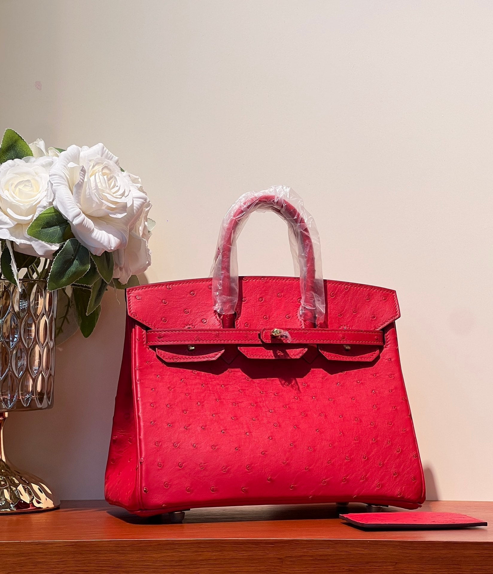 HERMES KELLY SELLIER 25 BAG IN CLASSIC RED OSTRICH LEATHER WITH GOLD HARDWARE