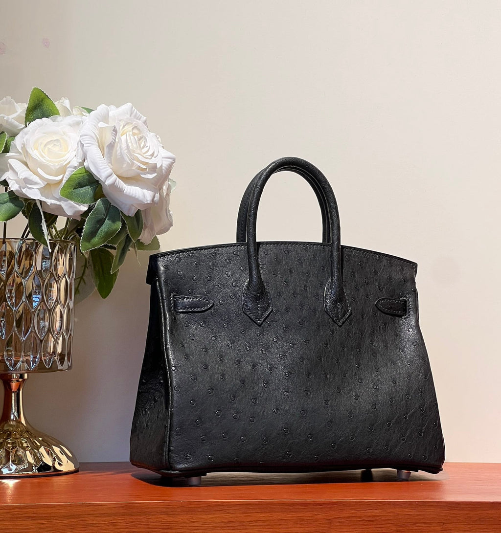 HERMES KELLY SELLIER 25 BAG IN BLACK OSTRICH LEATHER WITH GOLD HARDWARE