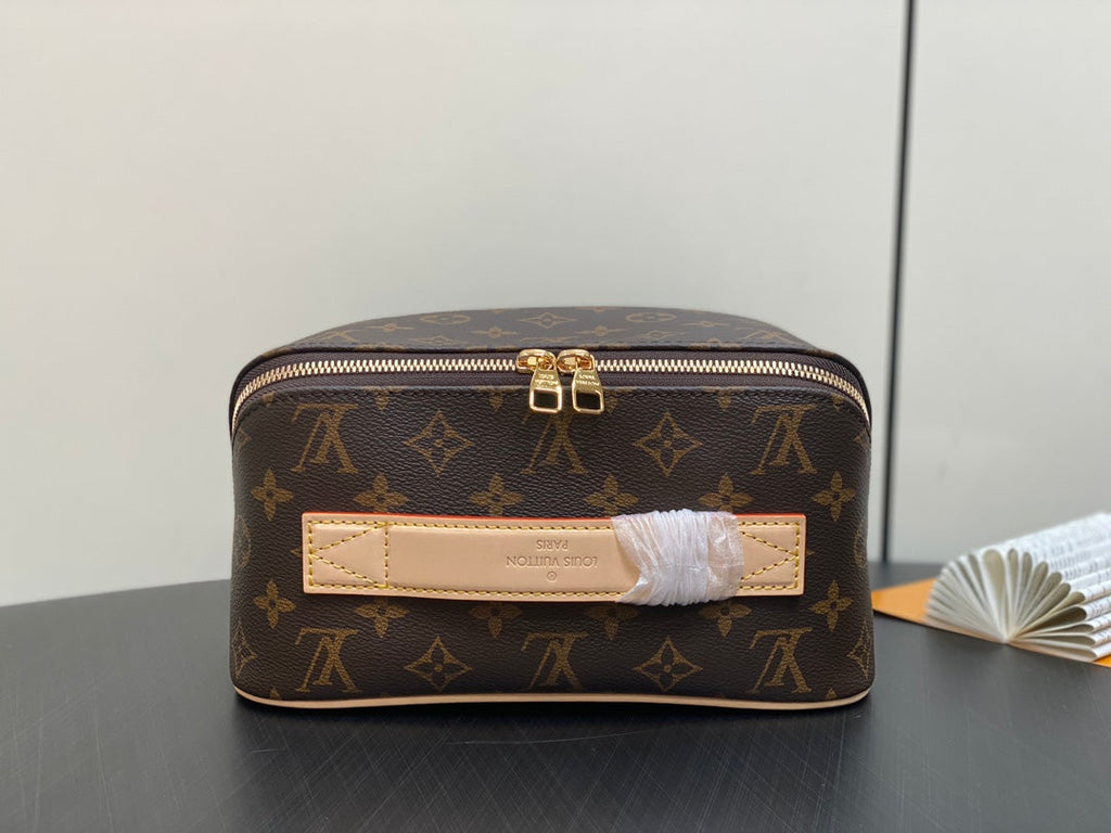 LOUIS VUITTON TOILETRY BAG 24 IN BROWN MONOGRAM CANVAS