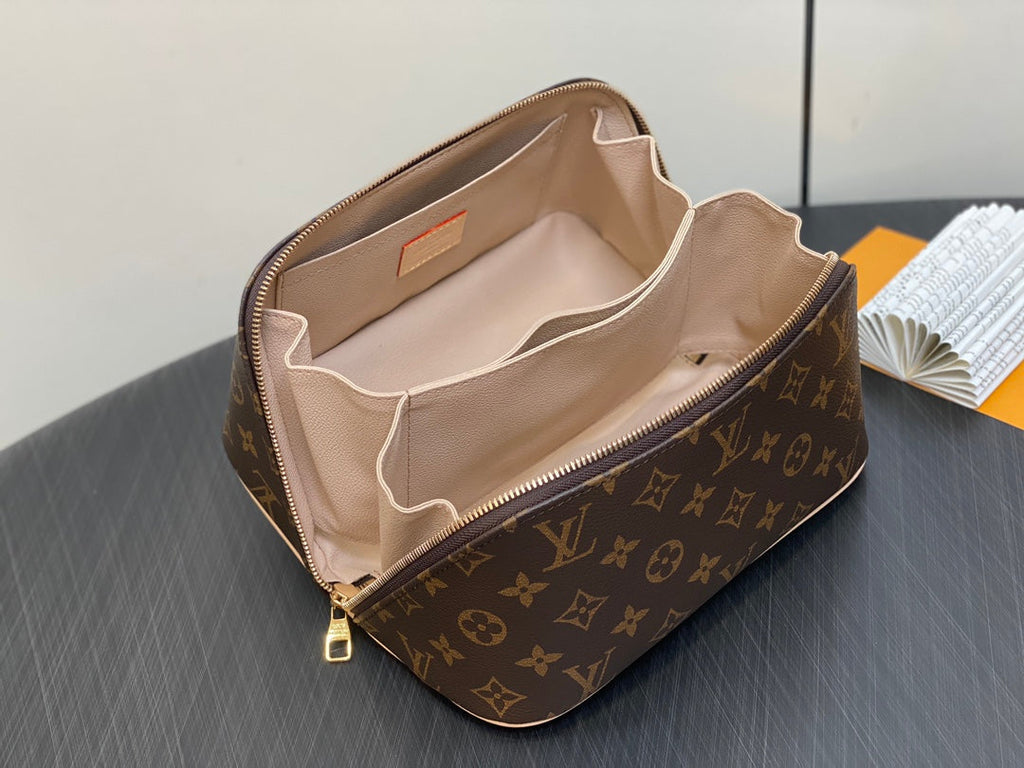 LOUIS VUITTON TOILETRY BAG 24 IN BROWN MONOGRAM CANVAS