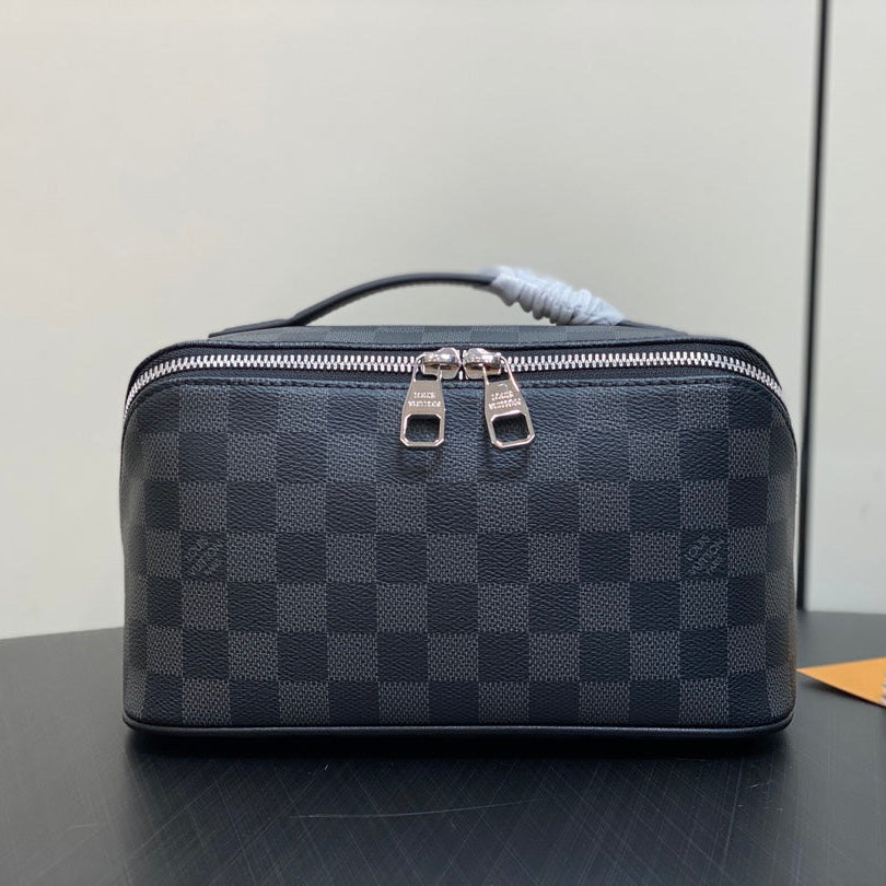 LOUIS VUITTON TOILETRY BAG 24 IN BLACK DAMIER GRAPHITE CANVAS