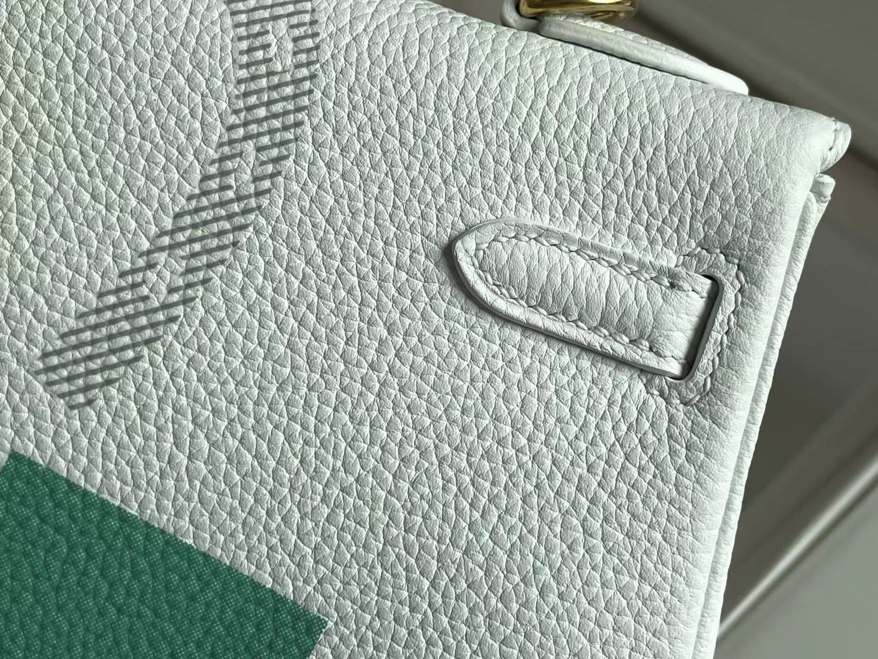 HERMES BIRKIN 25 BAG IN WHITE CALFSKIN WITH COLORFUL STICKER