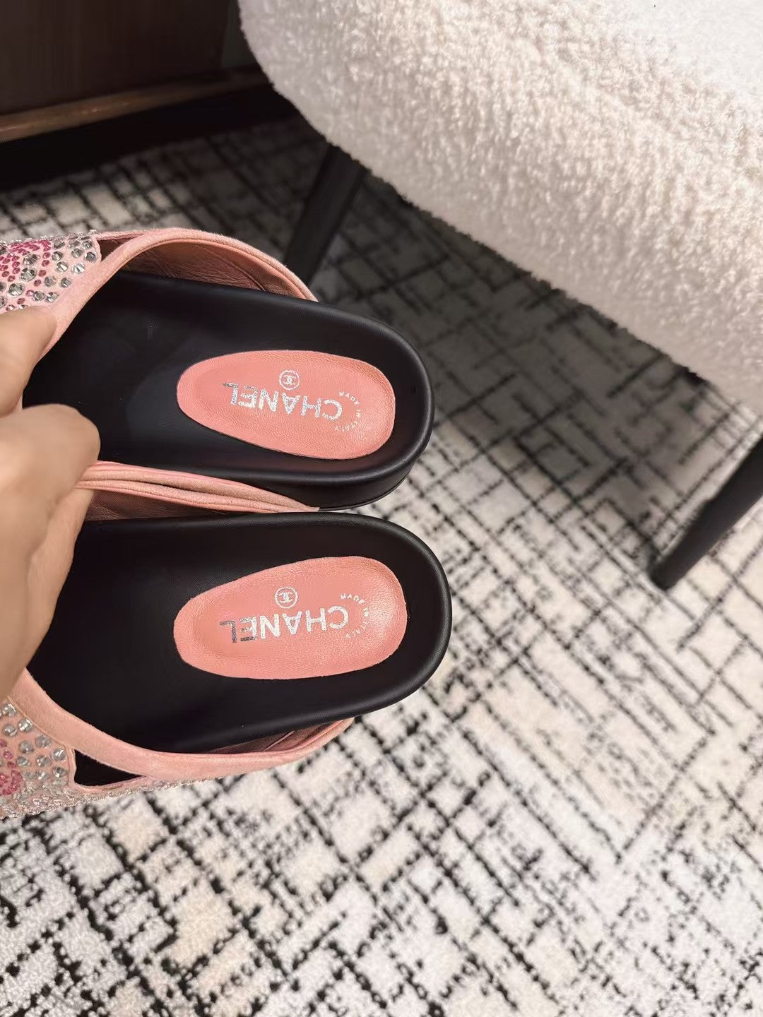 CHANEL FLAT MULE IN LIGHT PINK SUEDE WITH CRYSTALS