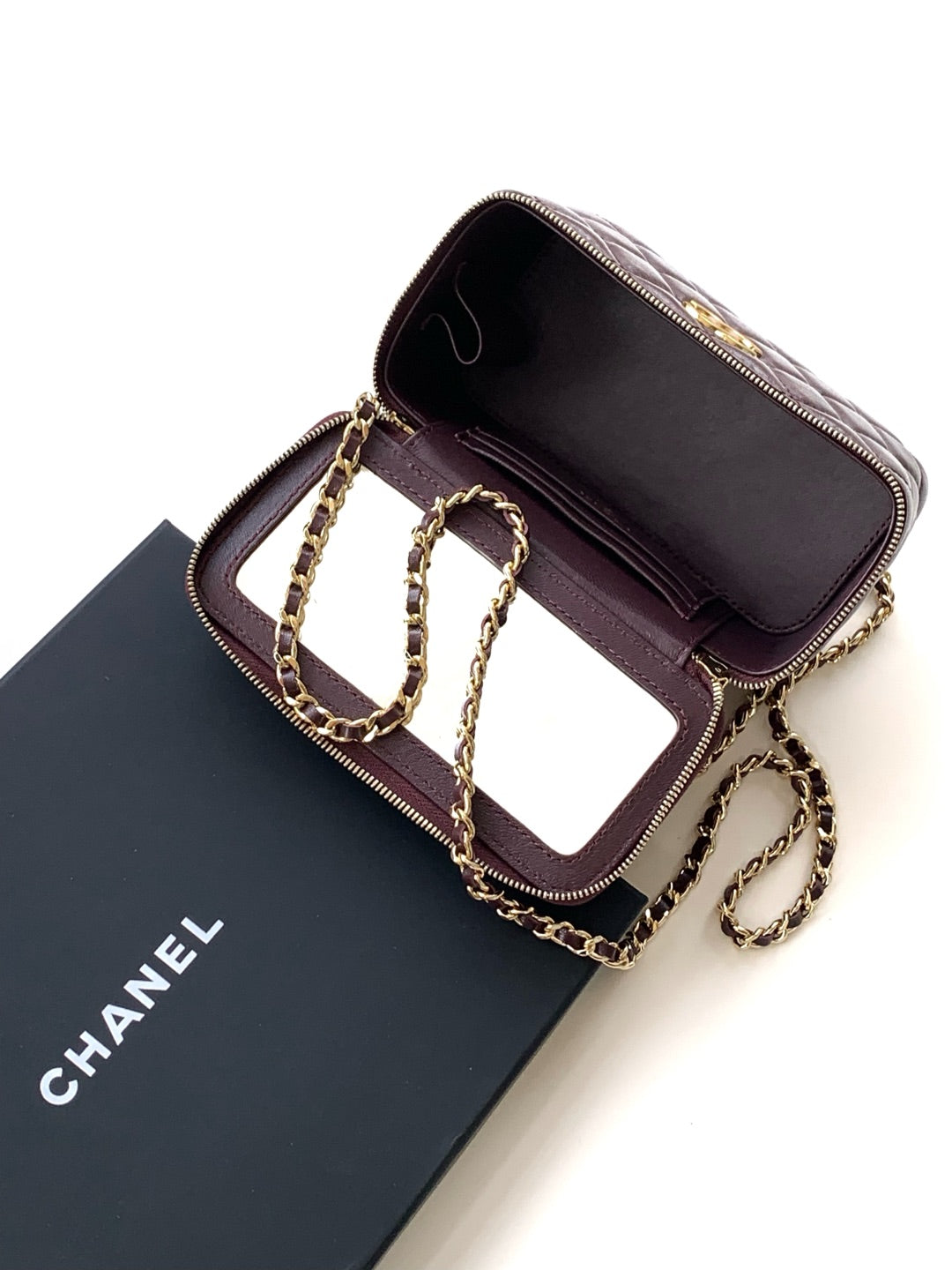 CHANEL SMALL VANITY CASE WITH HANDLE 17 IN WINE RED LAMBSKIN GOLD HARDWARE