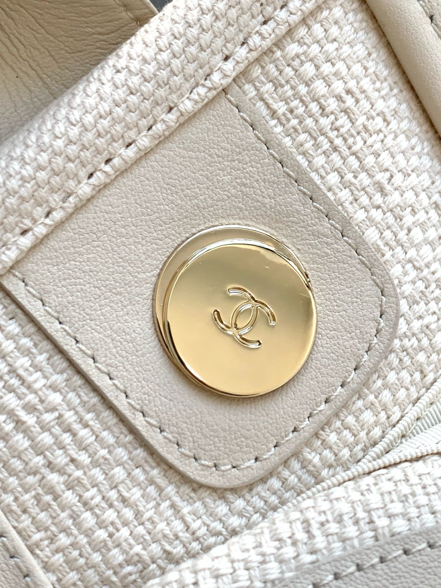CHANEL SHOPPING BAG 38 IN WHITE RED AND NAVY BLUE CANVAS