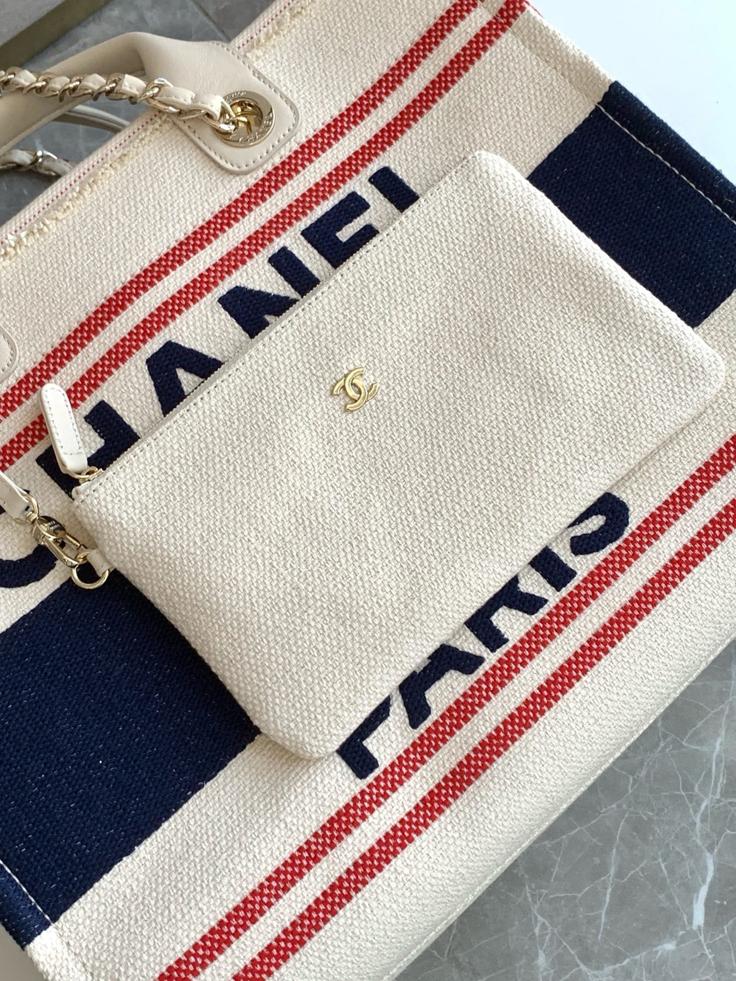 CHANEL SHOPPING BAG 38 IN WHITE RED AND NAVY BLUE CANVAS