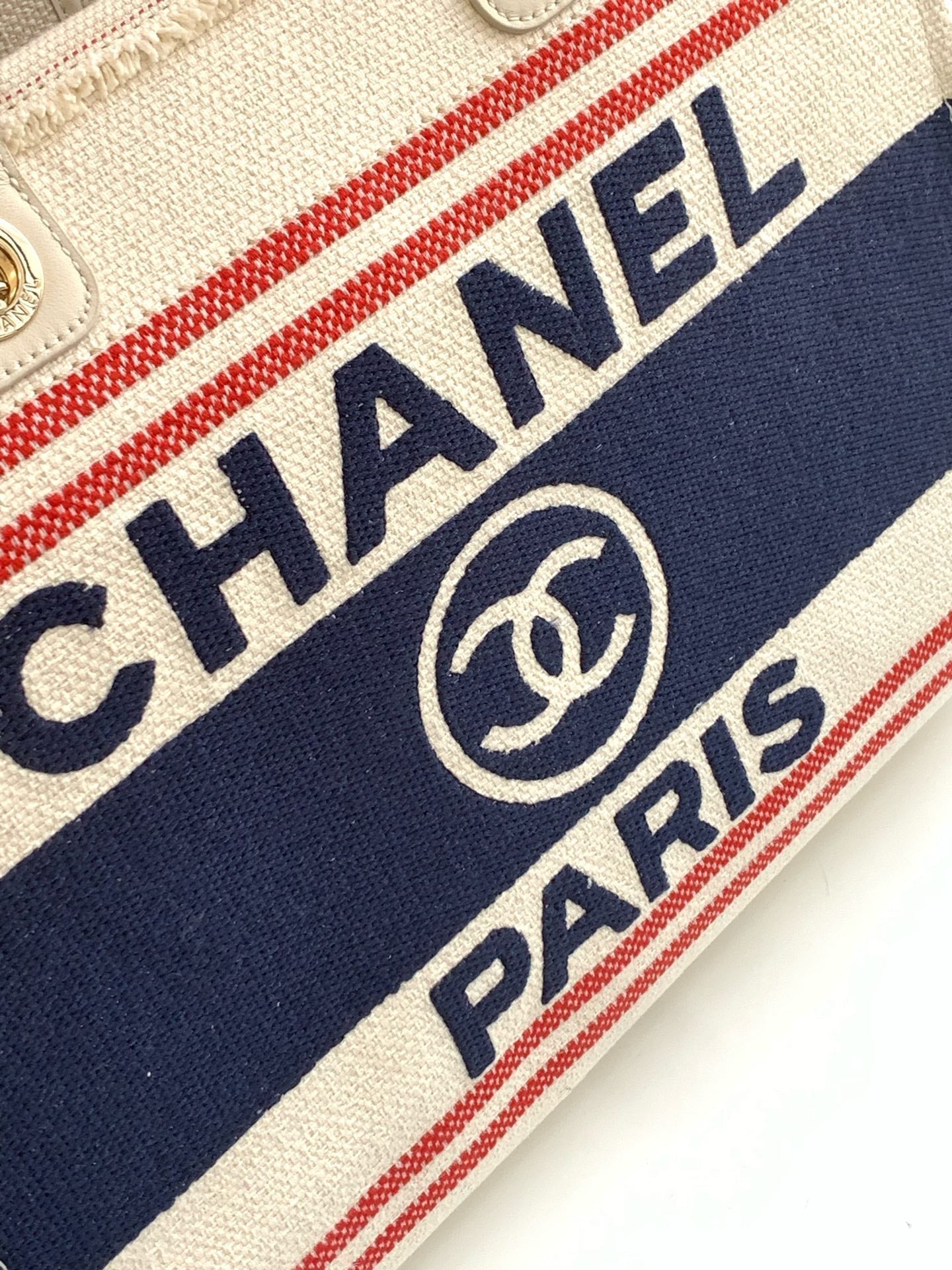 CHANEL SHOPPING BAG 38 IN WHITE RED AND NAVY BLUE CANVAS