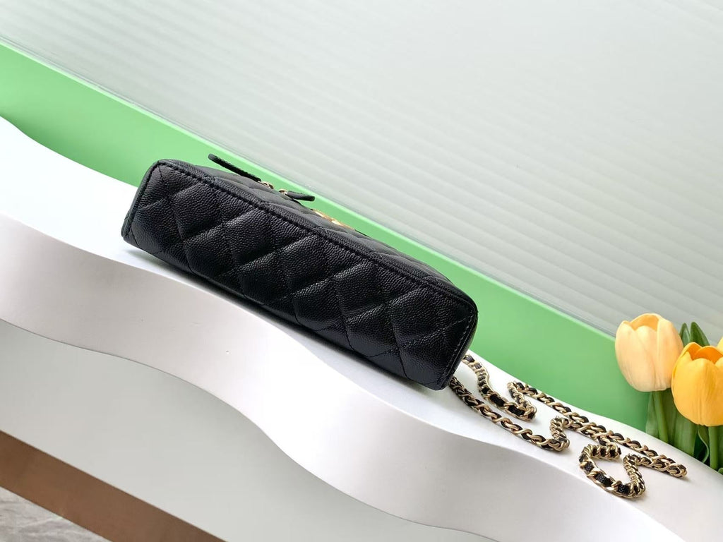 CHANEL VANITY CASE 19 IN BLACK GRAINED CALFSKIN GOLD HARDWARE